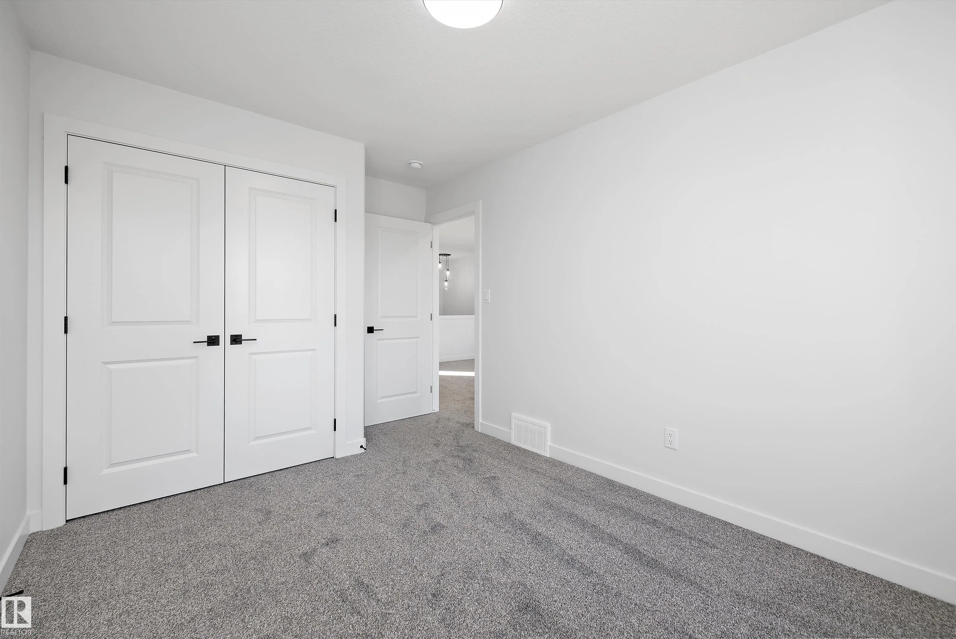 28 Chartres Close
