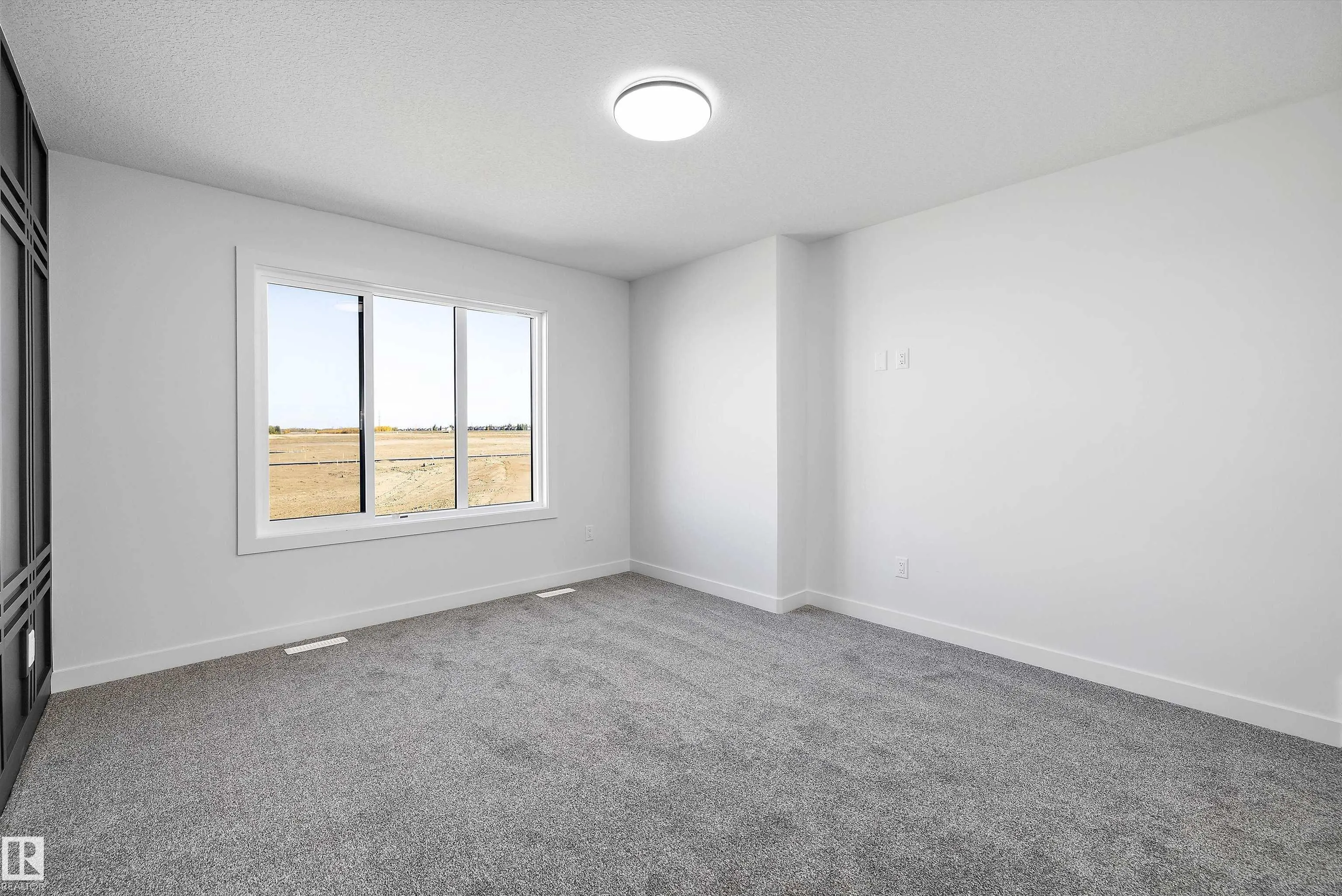 28 Chartres Close