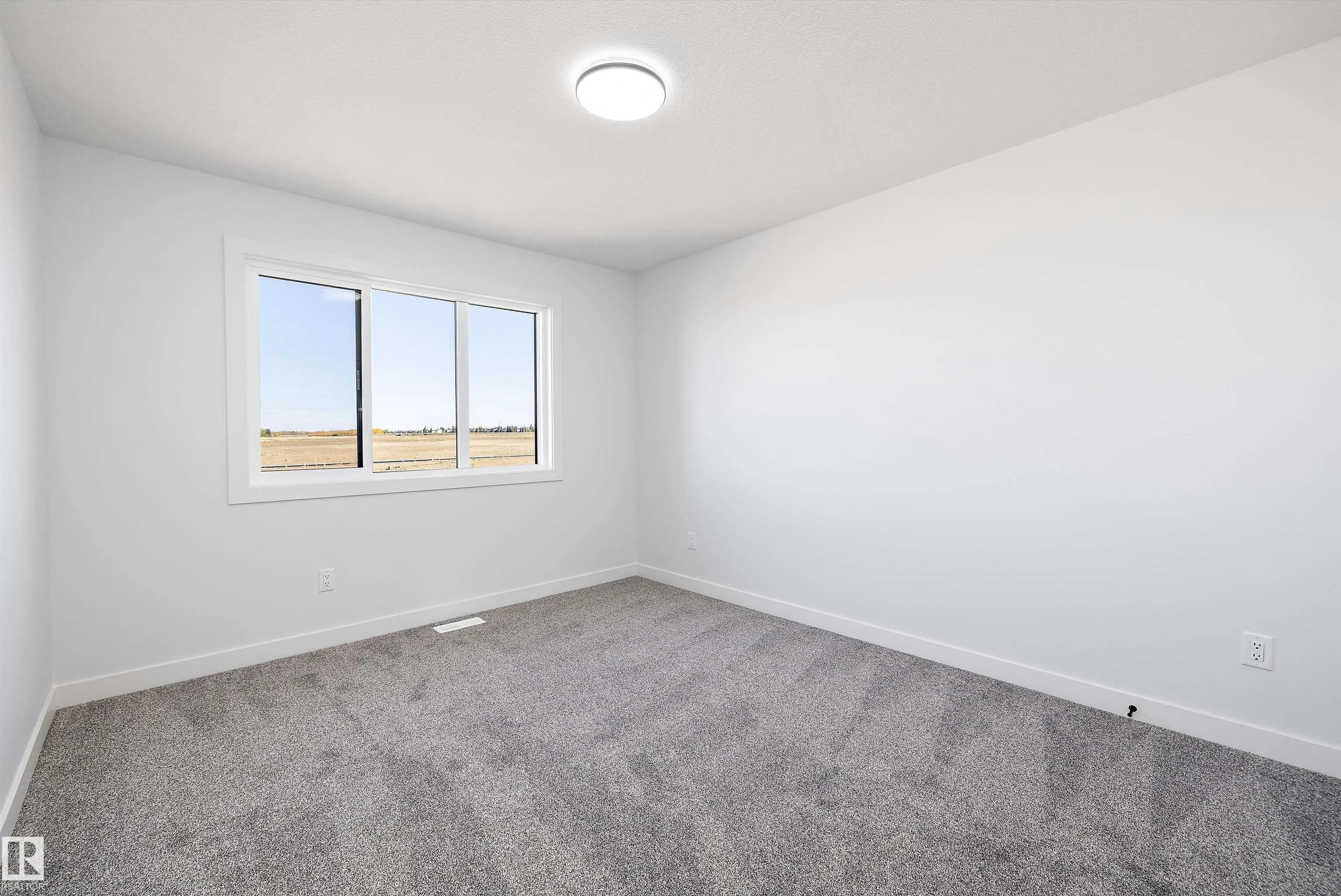 28 Chartres Close