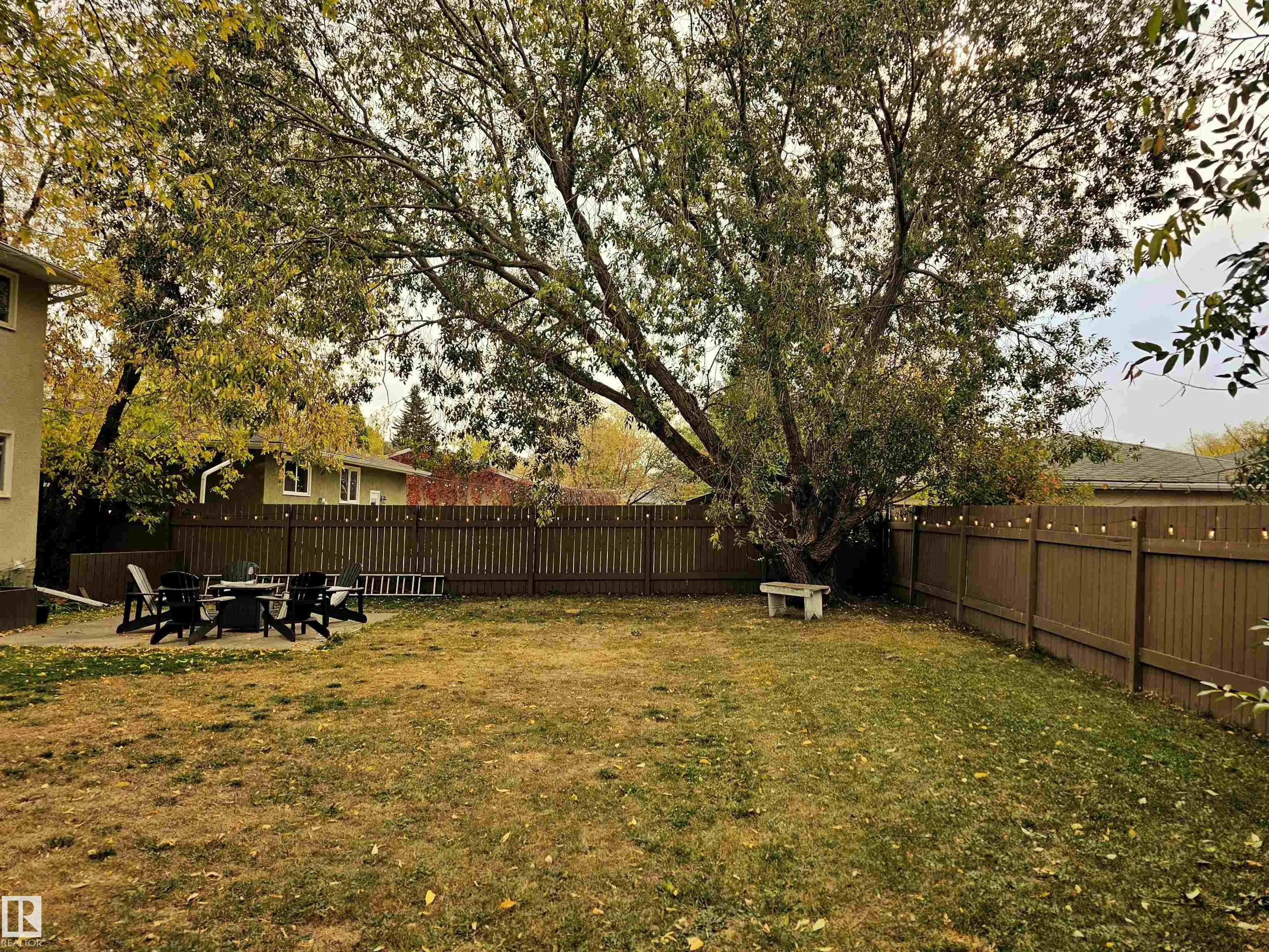 23 ALCOTT Crescent