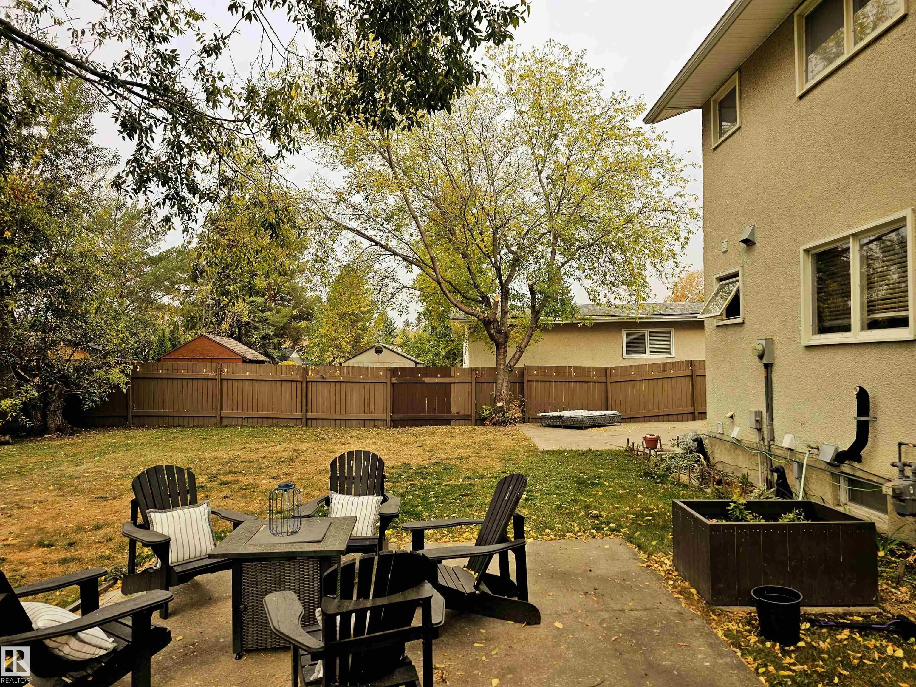 23 ALCOTT Crescent