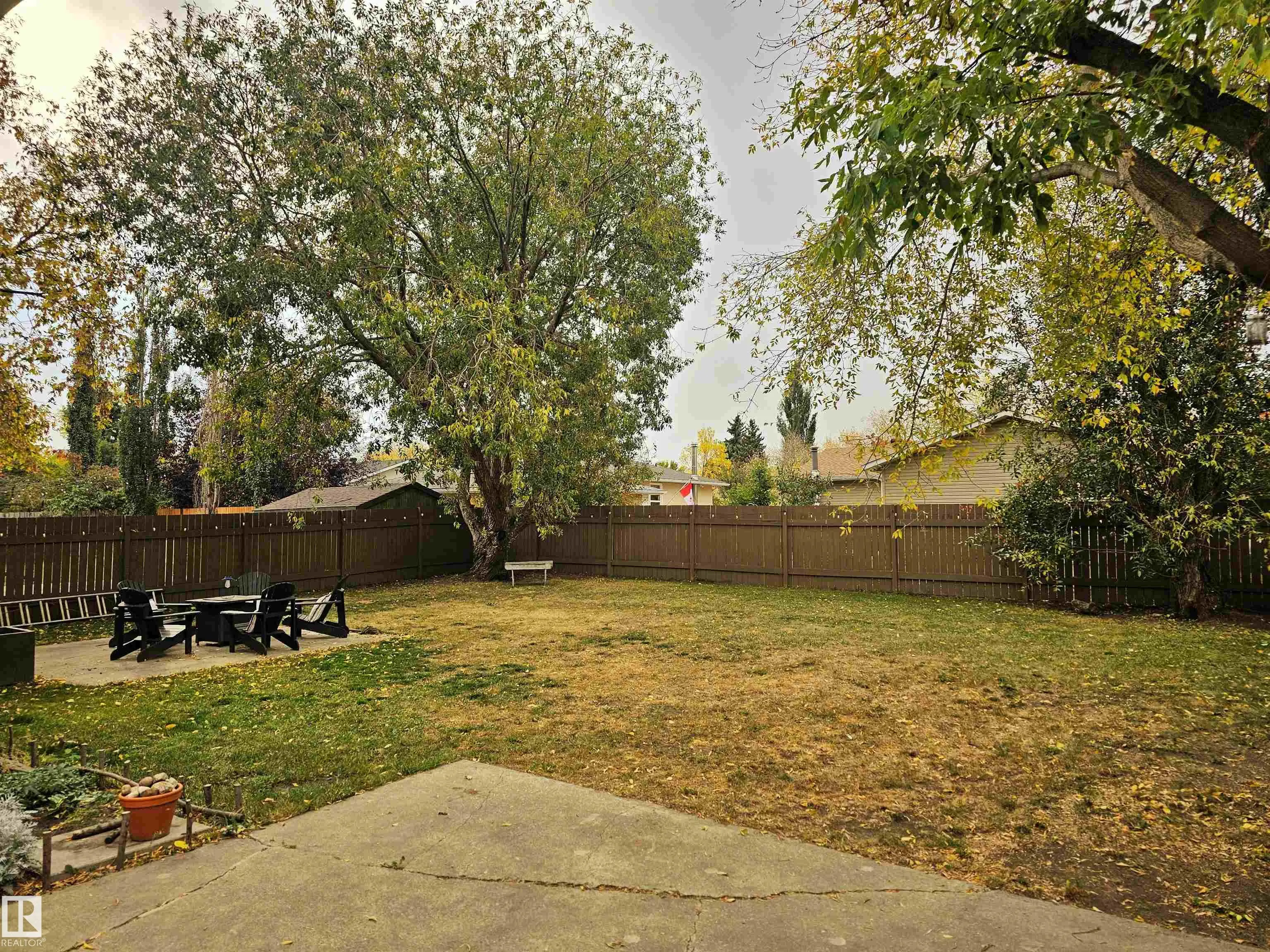 23 ALCOTT Crescent