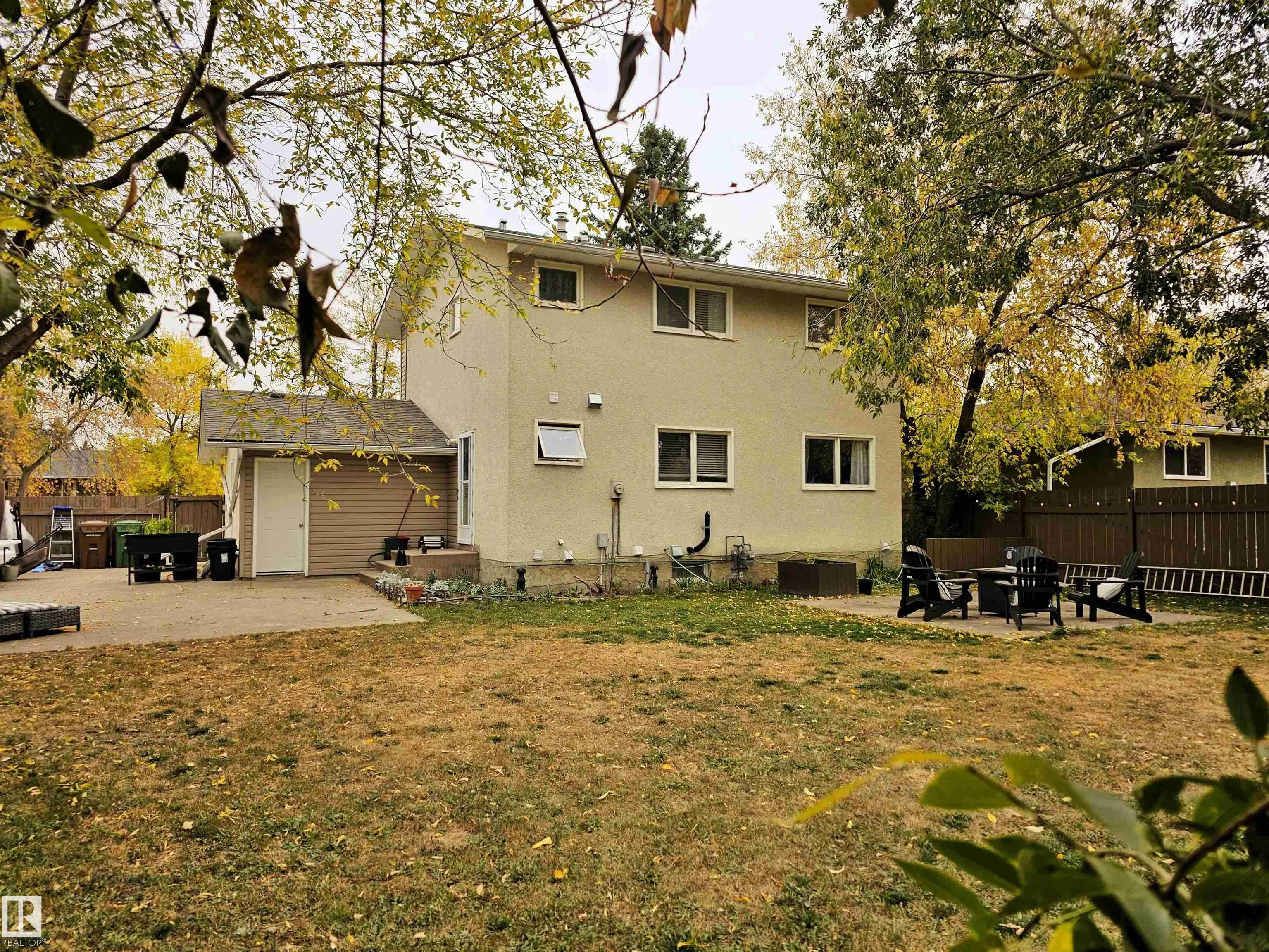 23 ALCOTT Crescent