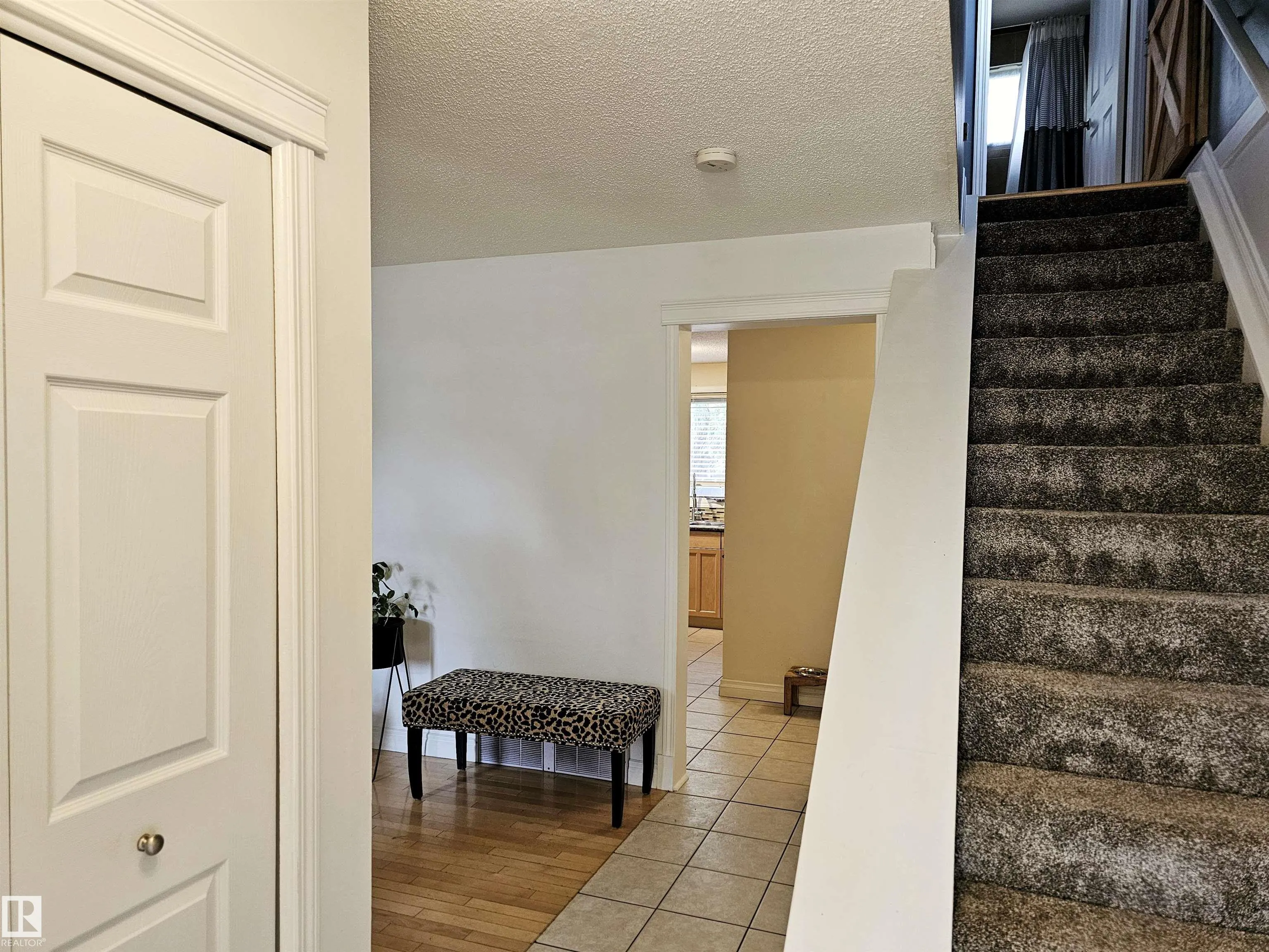 23 ALCOTT Crescent