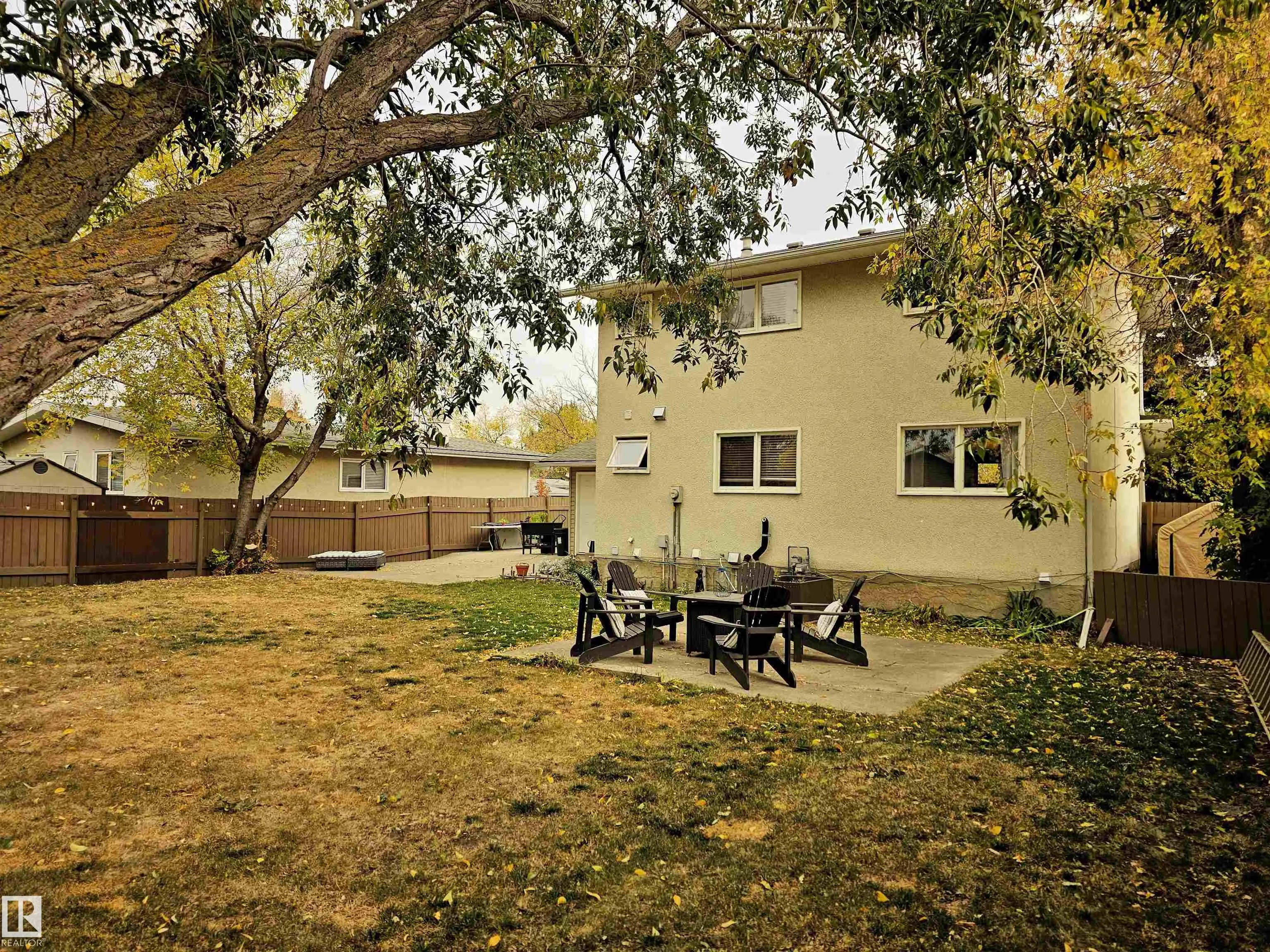 23 ALCOTT Crescent