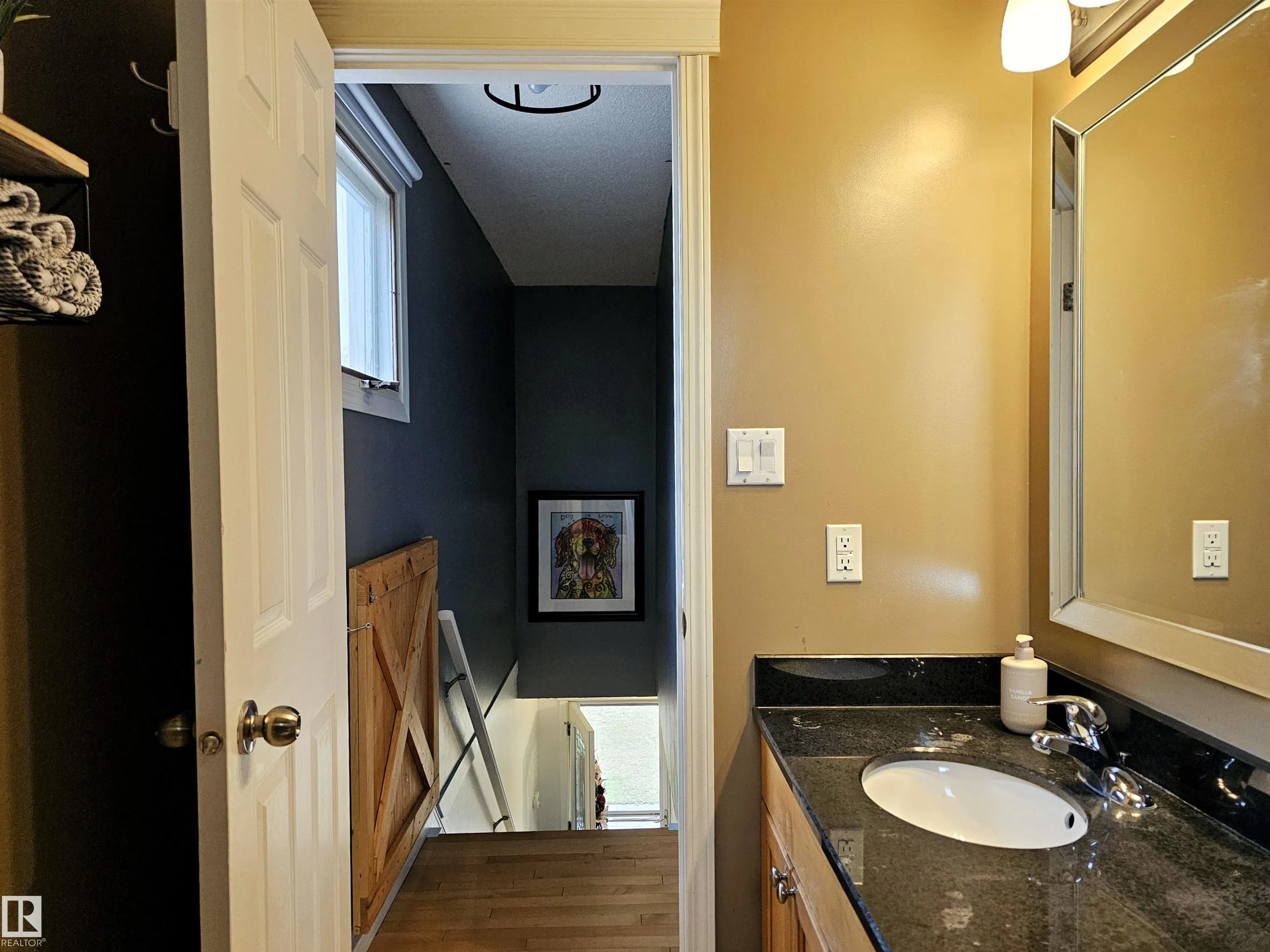 23 ALCOTT Crescent