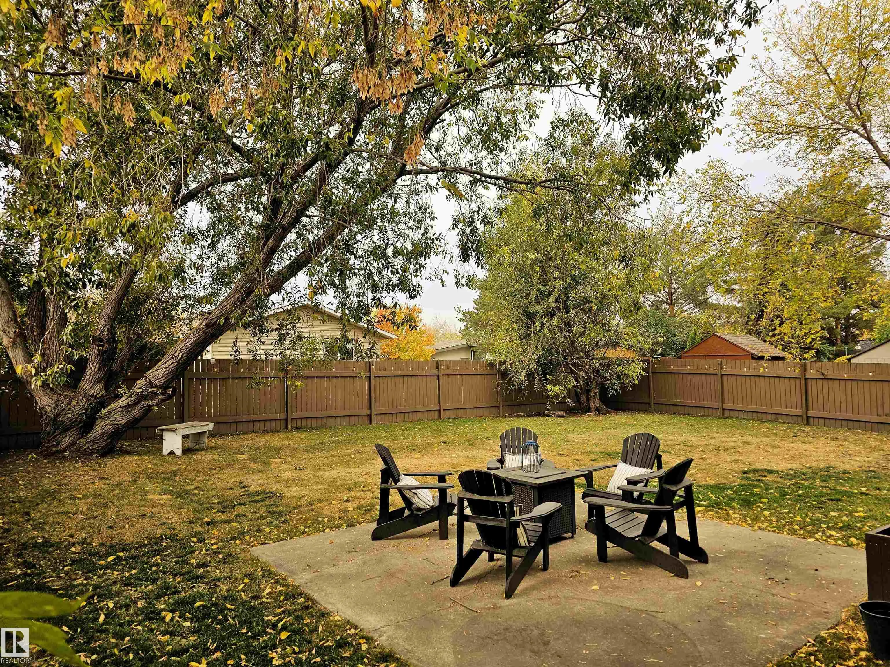23 ALCOTT Crescent