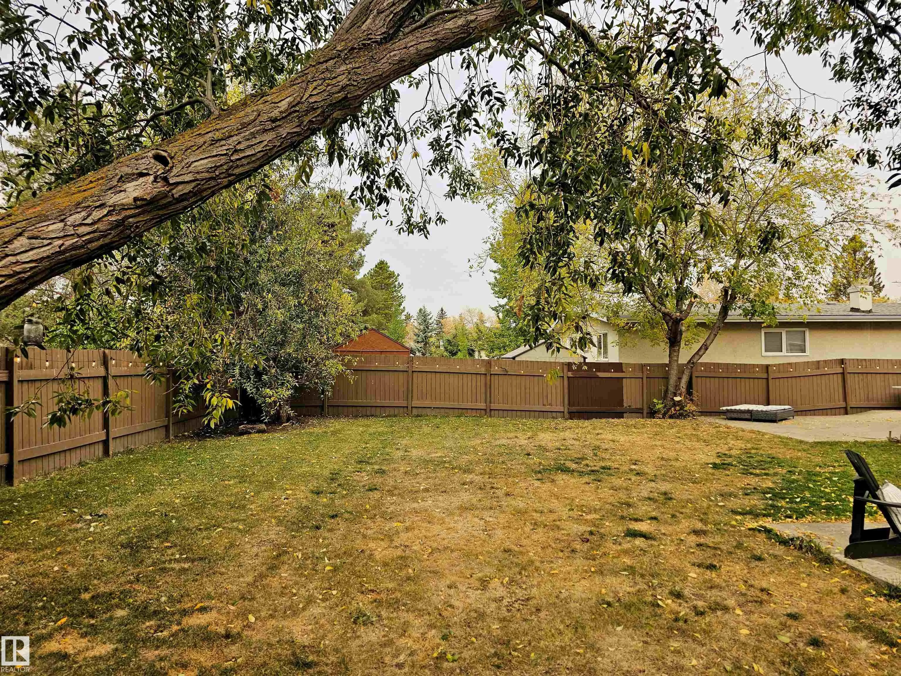 23 ALCOTT Crescent
