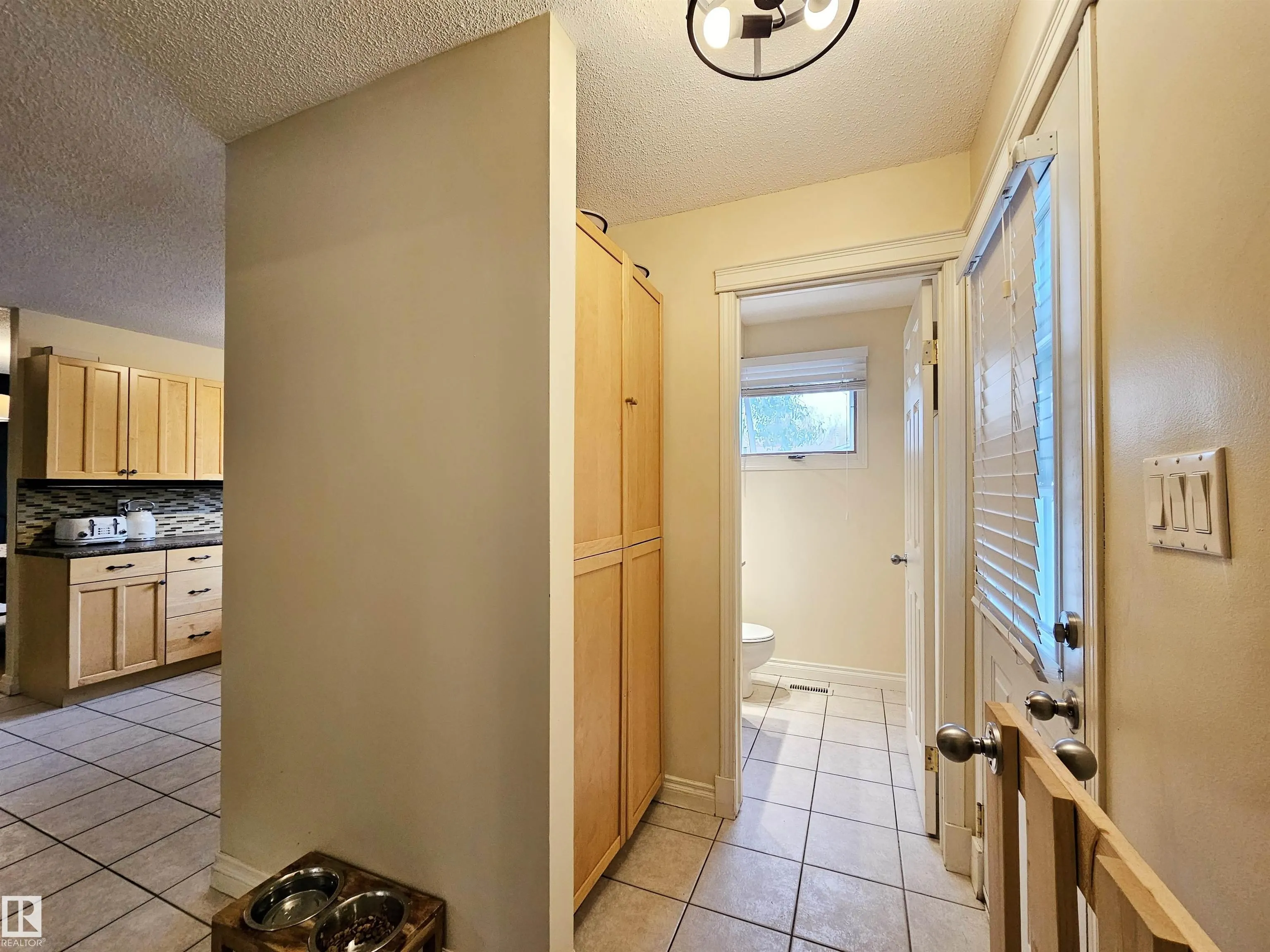 23 ALCOTT Crescent