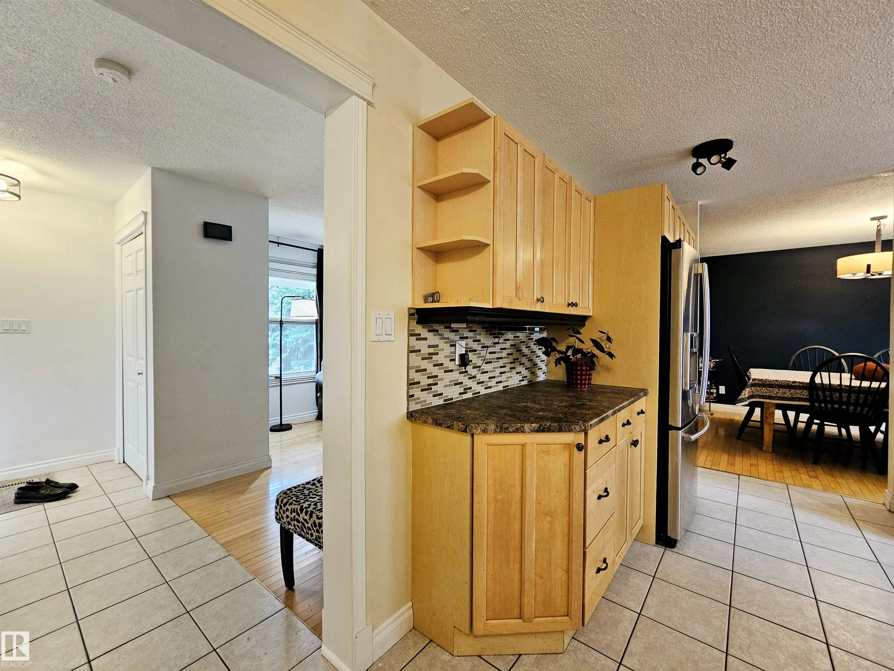 23 ALCOTT Crescent