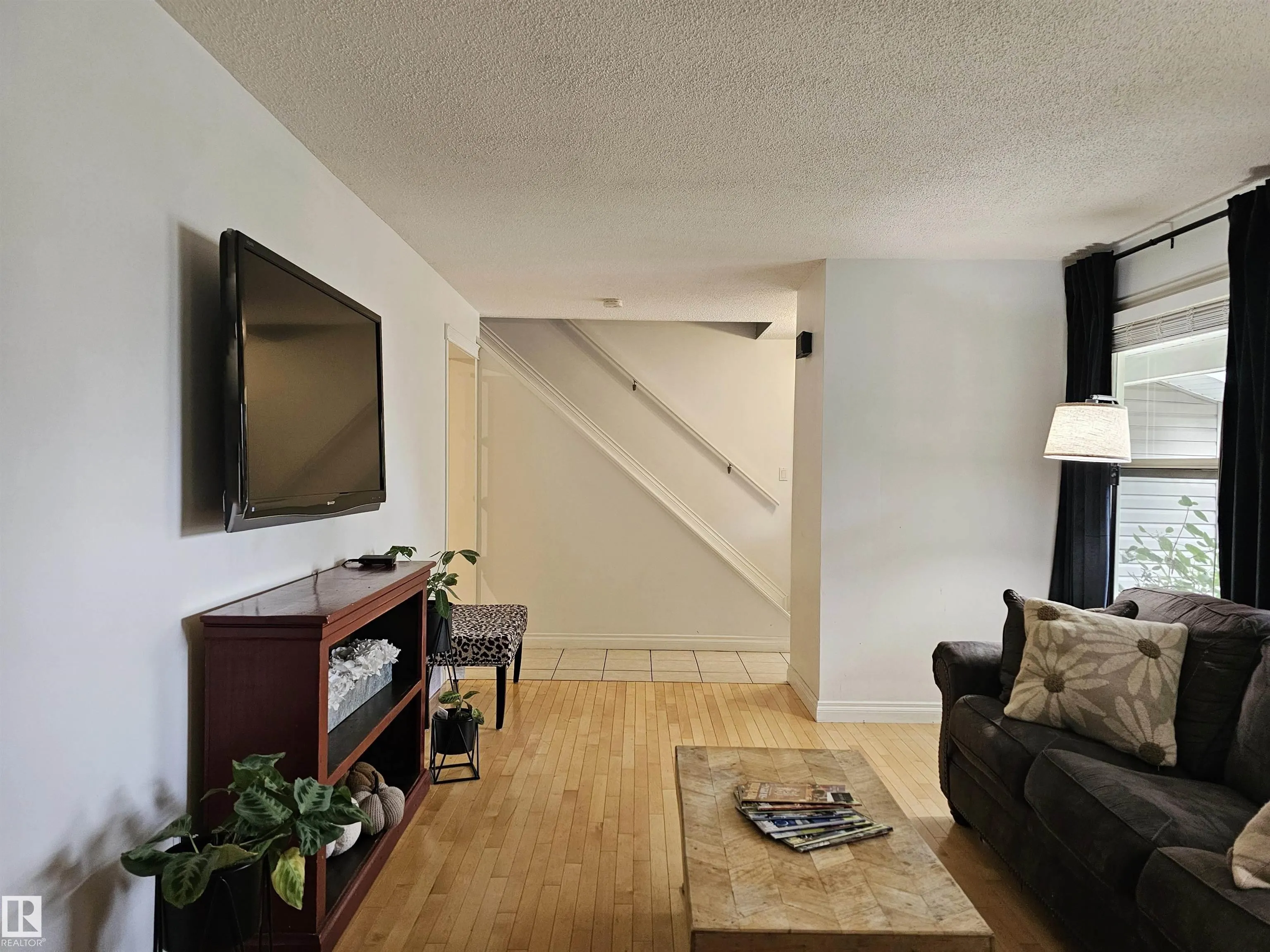 23 ALCOTT Crescent