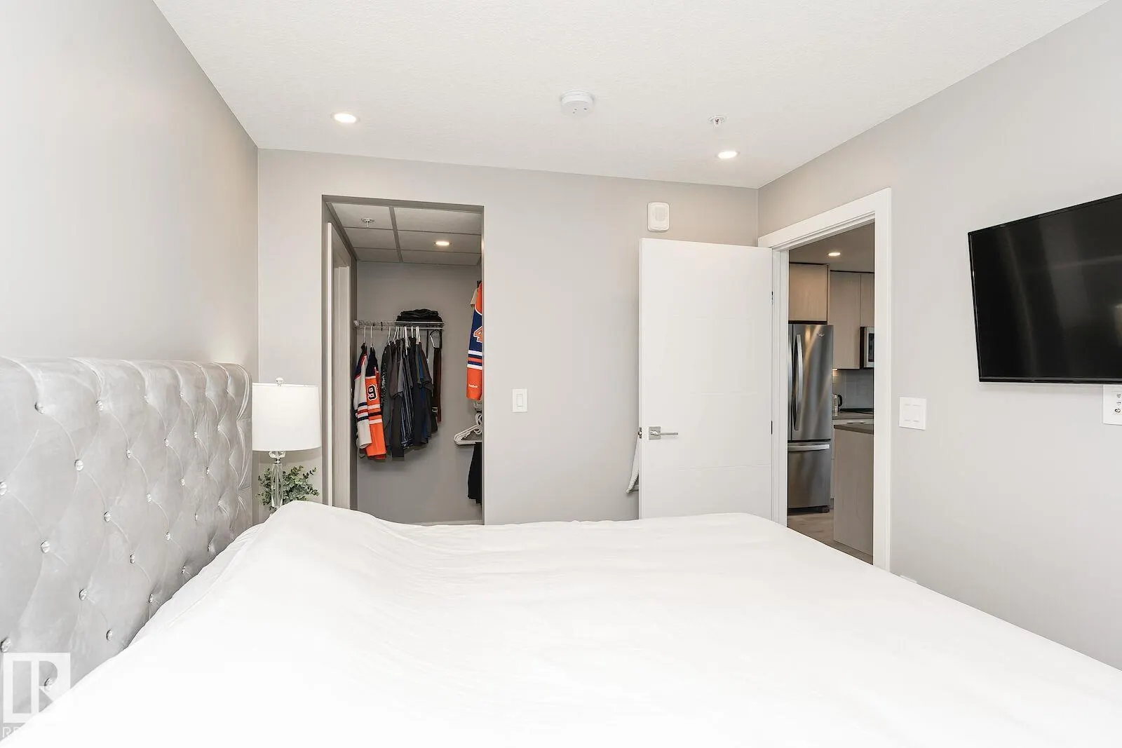 10180 103 Street