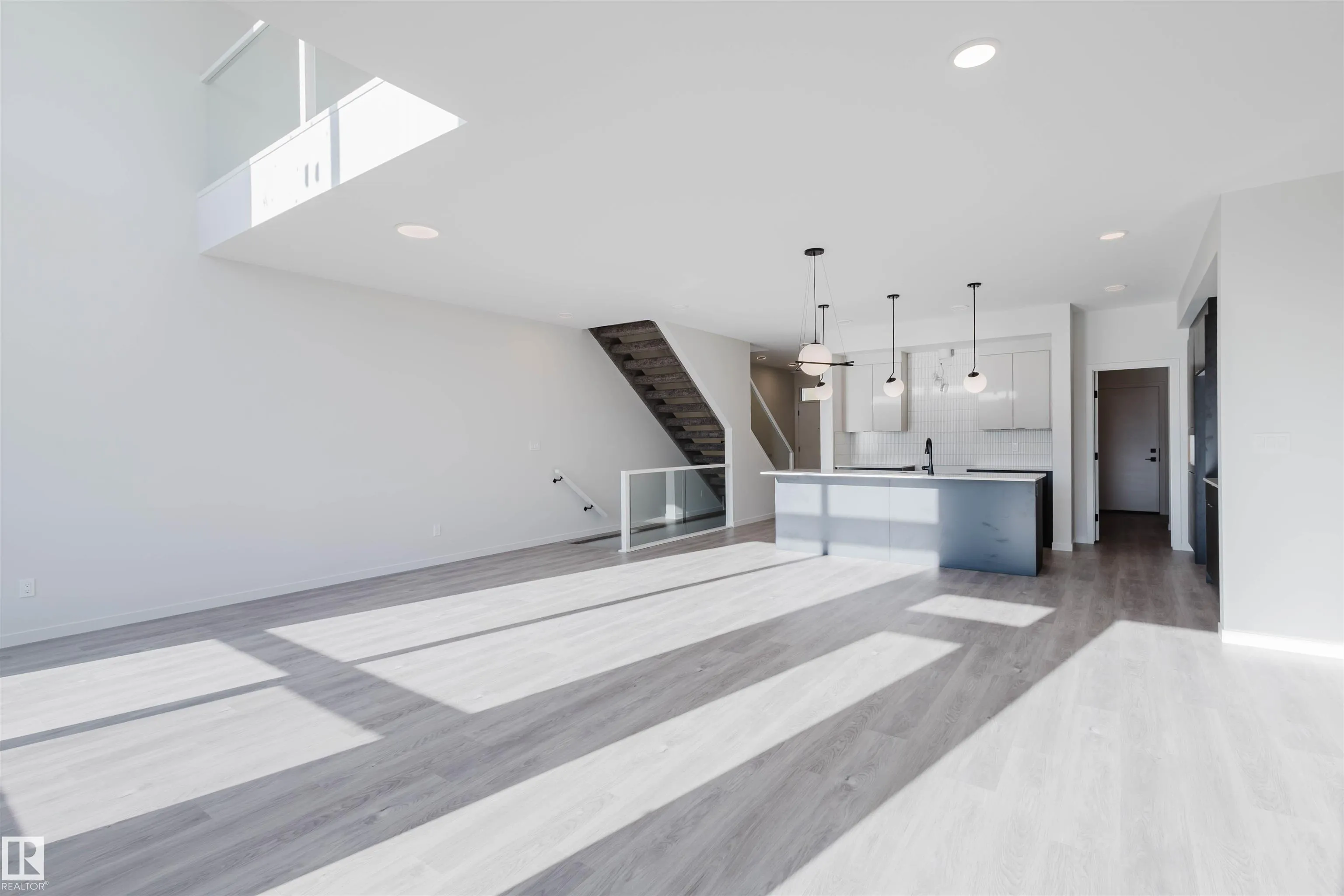 456 33 Street