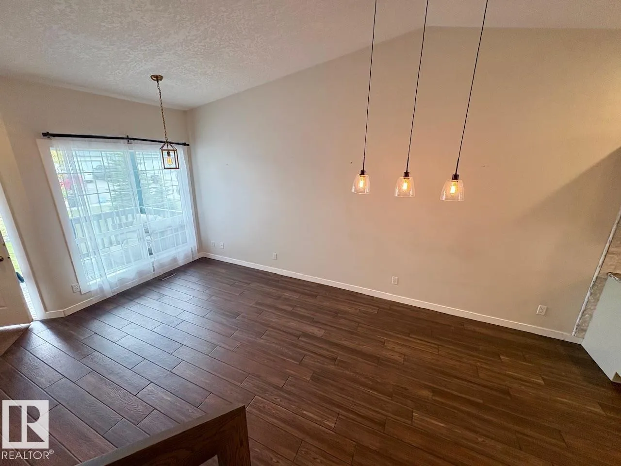 88 LANDSDOWNE Drive