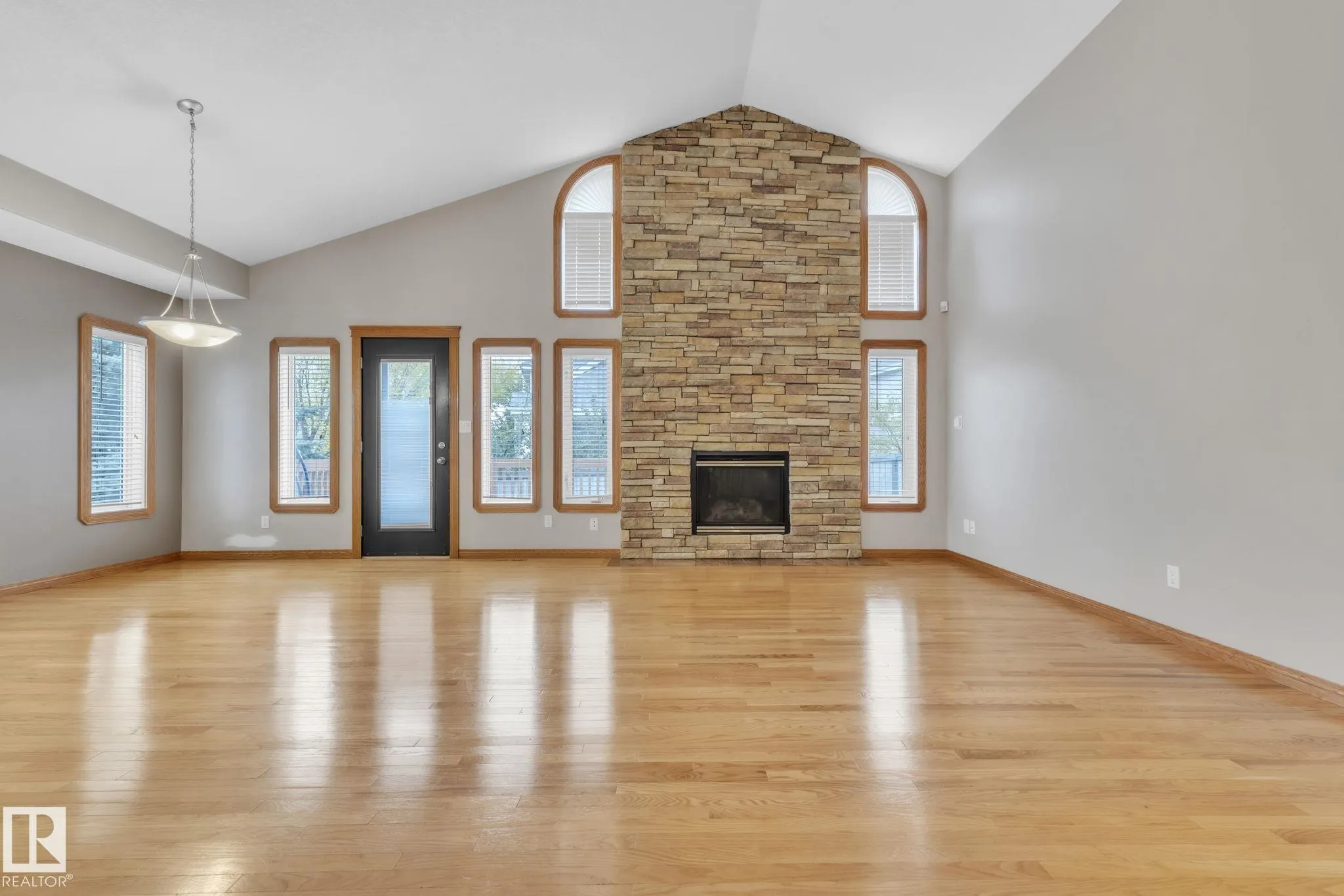 1217 SUMMERSIDE Drive