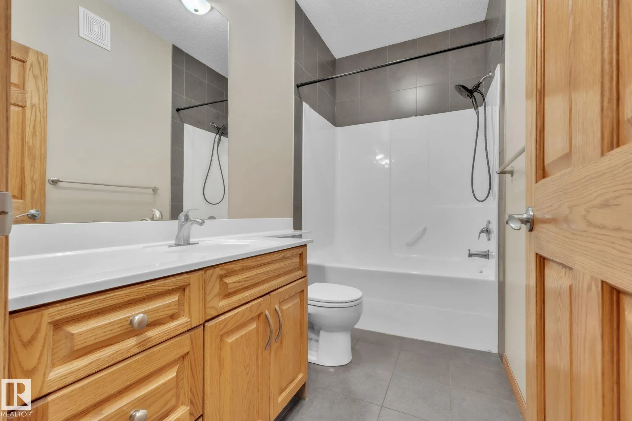 1217 SUMMERSIDE Drive
