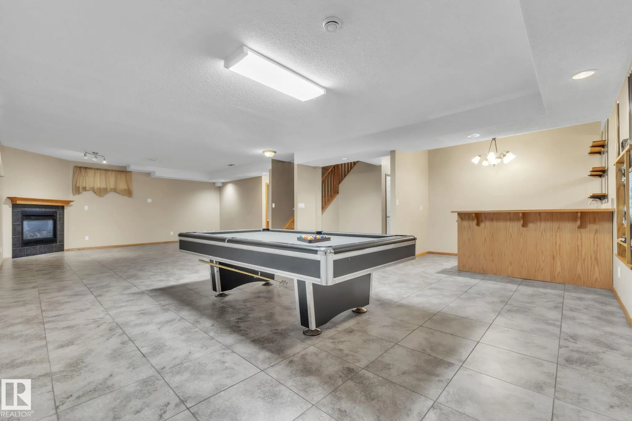 1217 SUMMERSIDE Drive