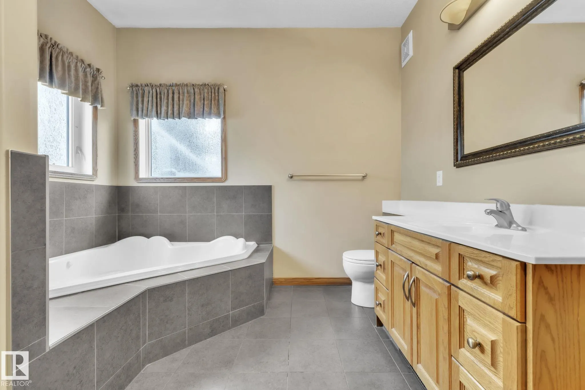 1217 SUMMERSIDE Drive