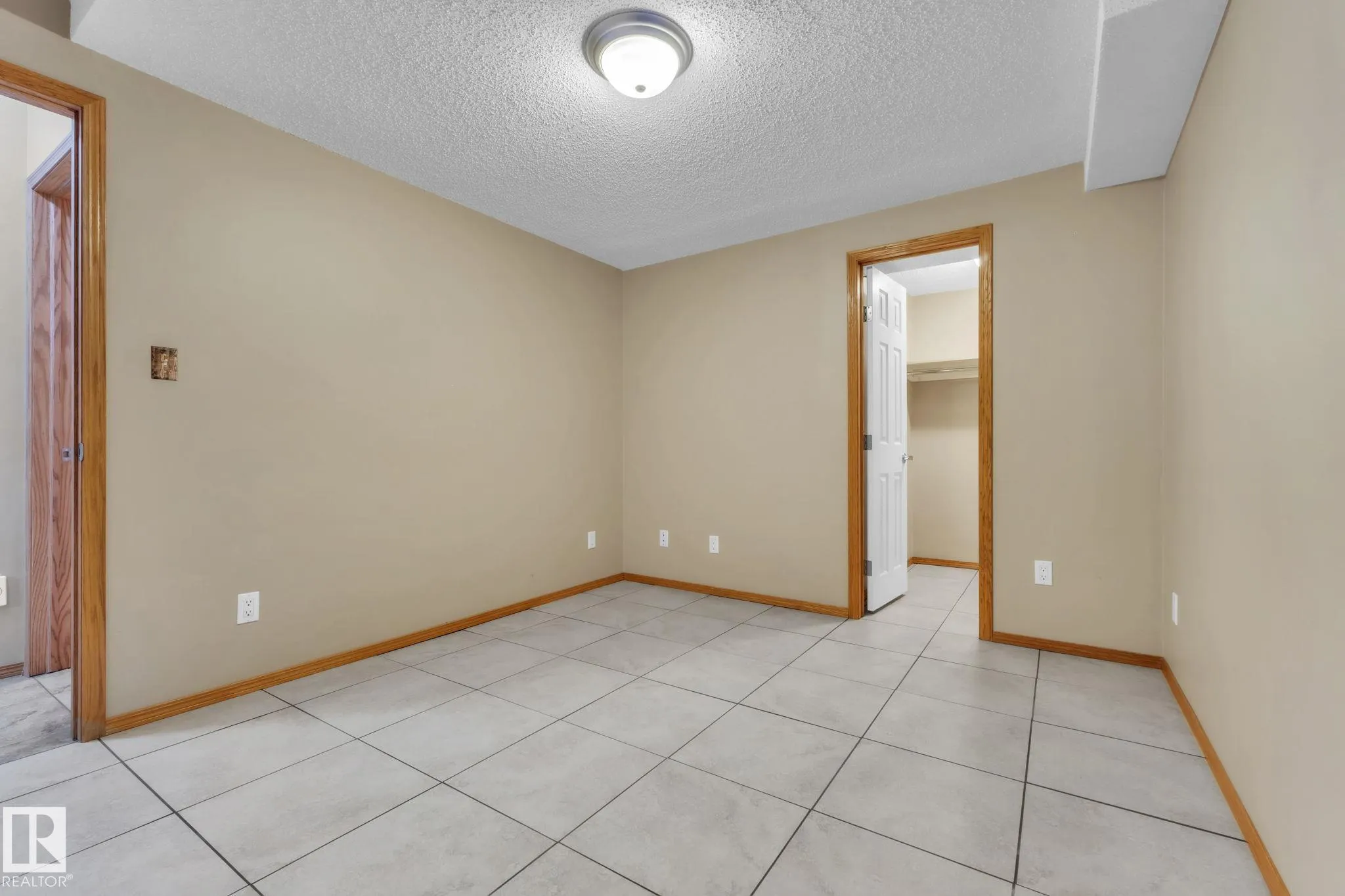 1217 SUMMERSIDE Drive