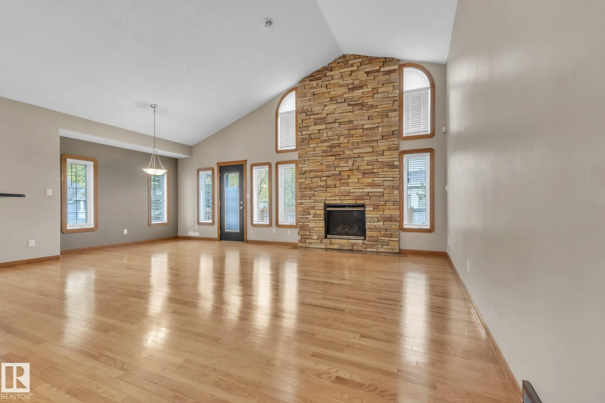1217 SUMMERSIDE Drive