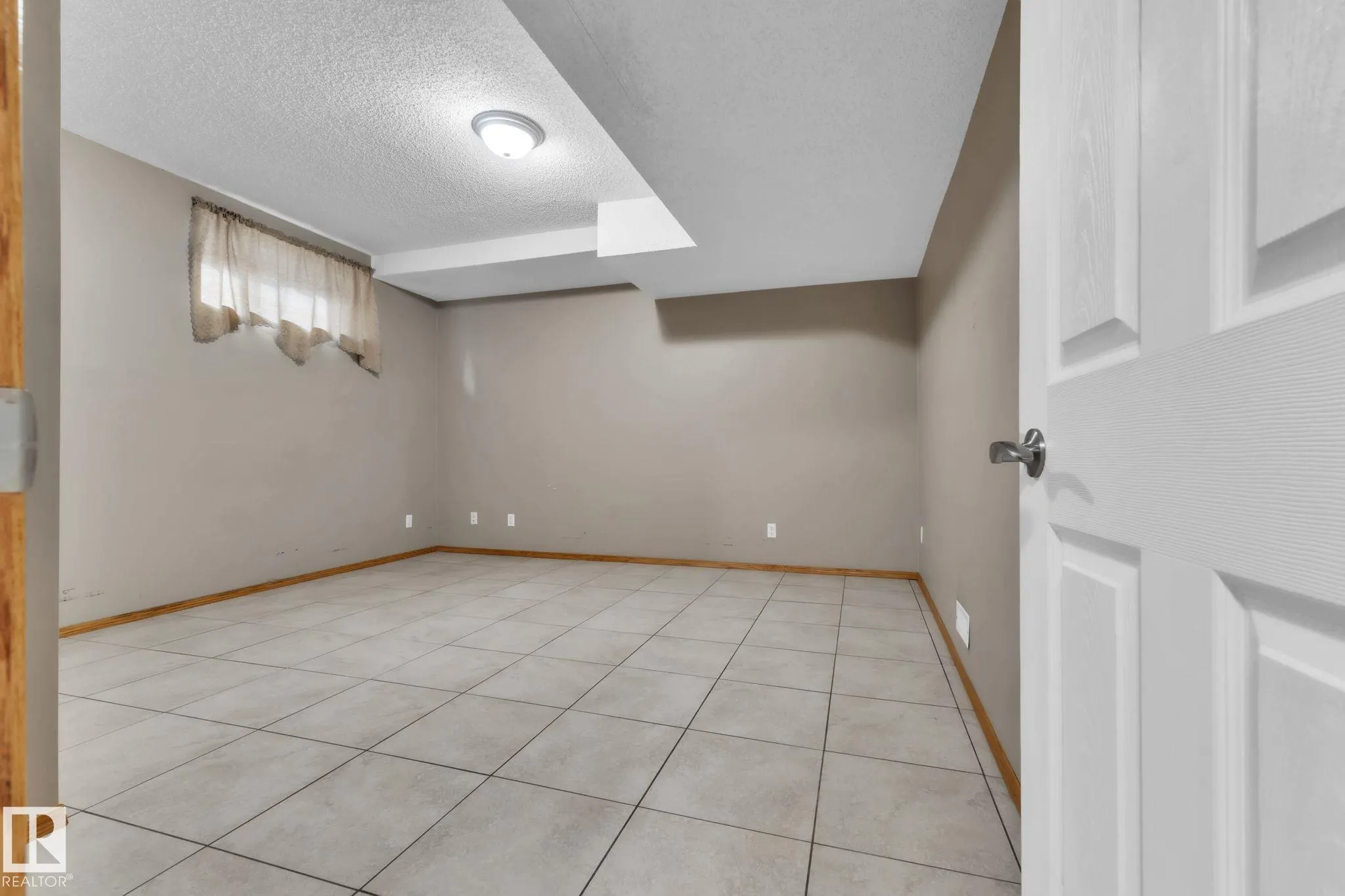 1217 SUMMERSIDE Drive