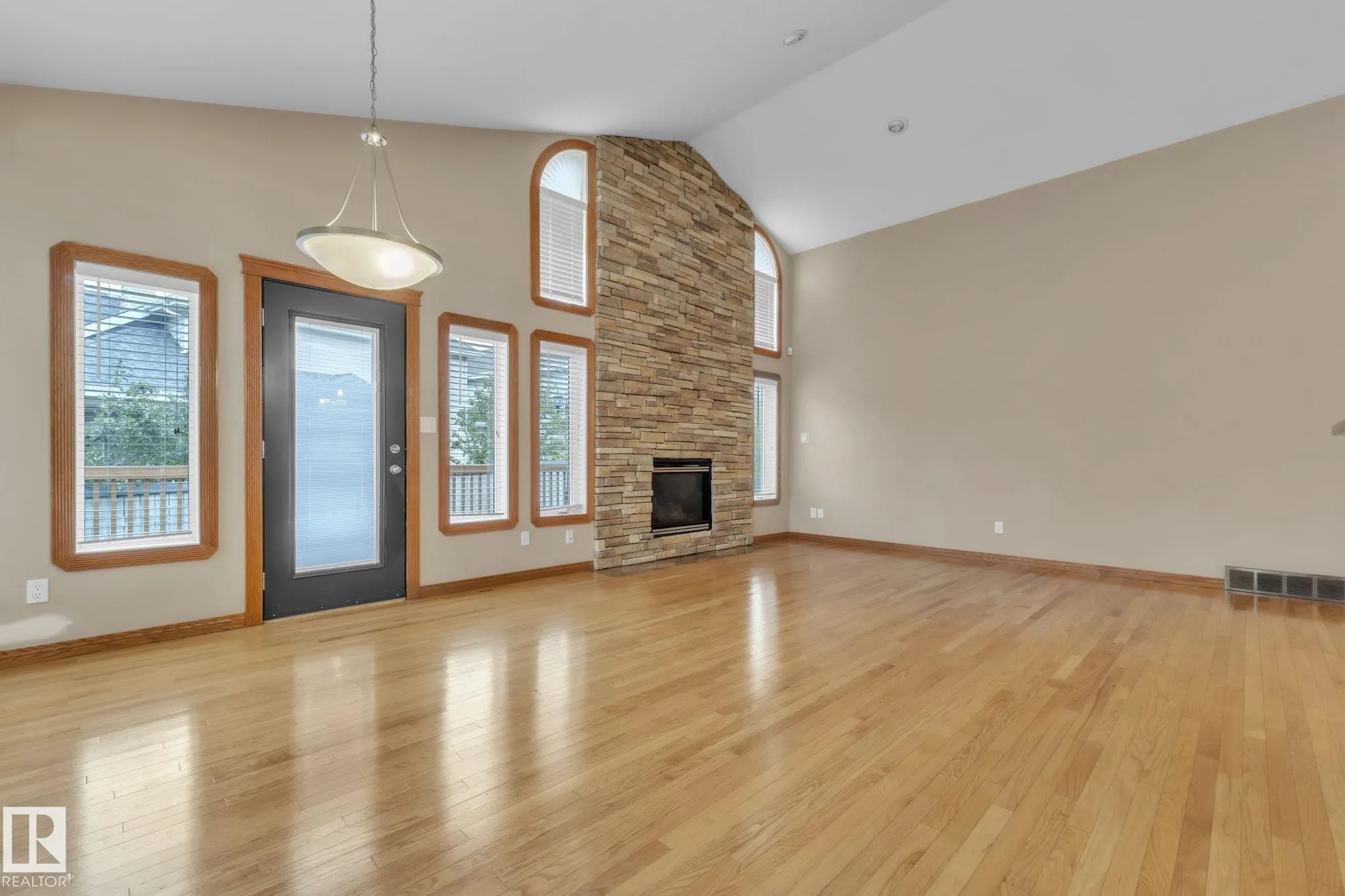 1217 SUMMERSIDE Drive
