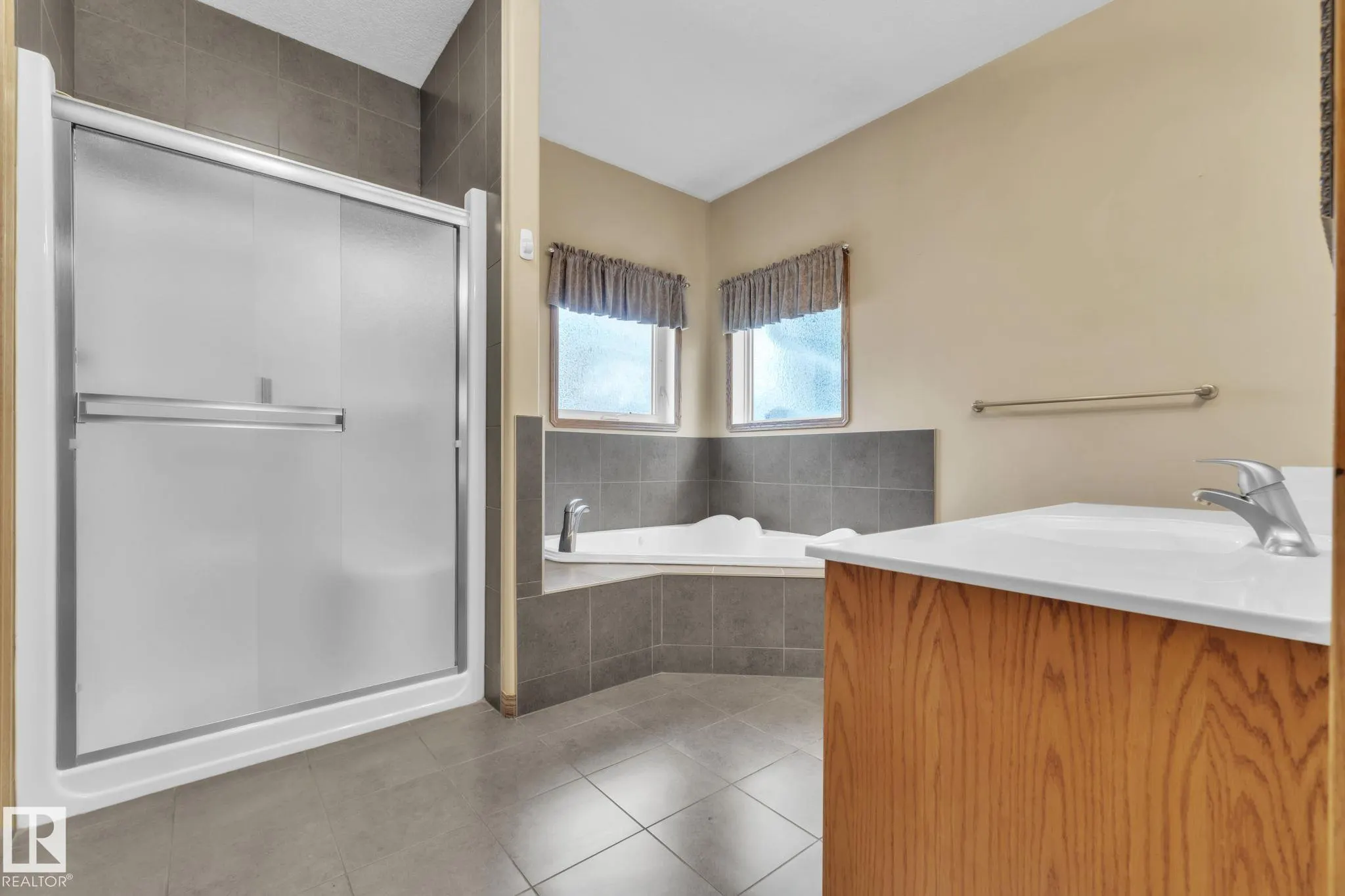 1217 SUMMERSIDE Drive