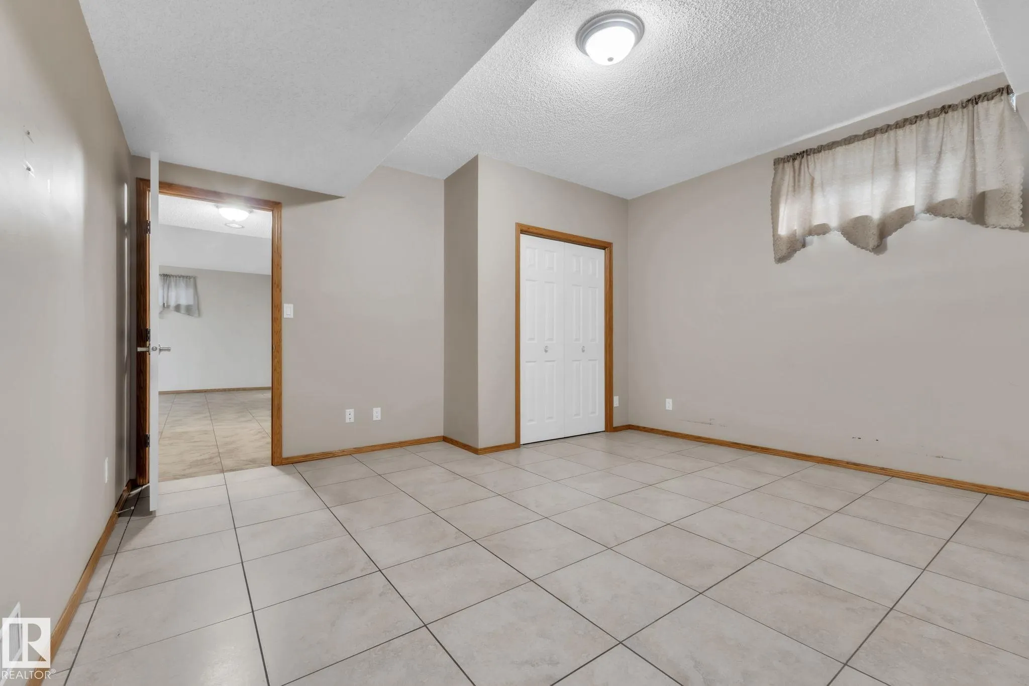 1217 SUMMERSIDE Drive