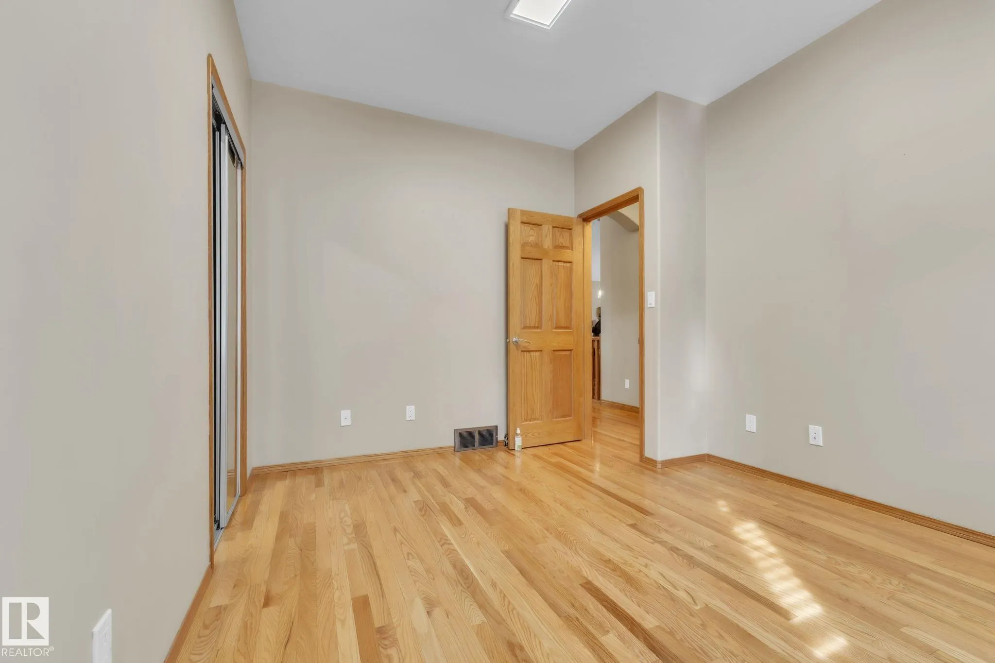 1217 SUMMERSIDE Drive