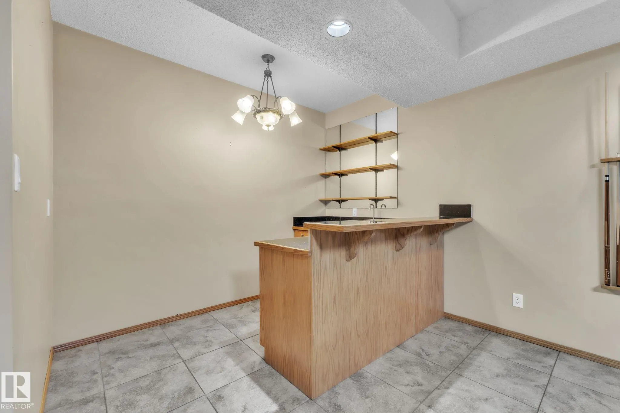 1217 SUMMERSIDE Drive