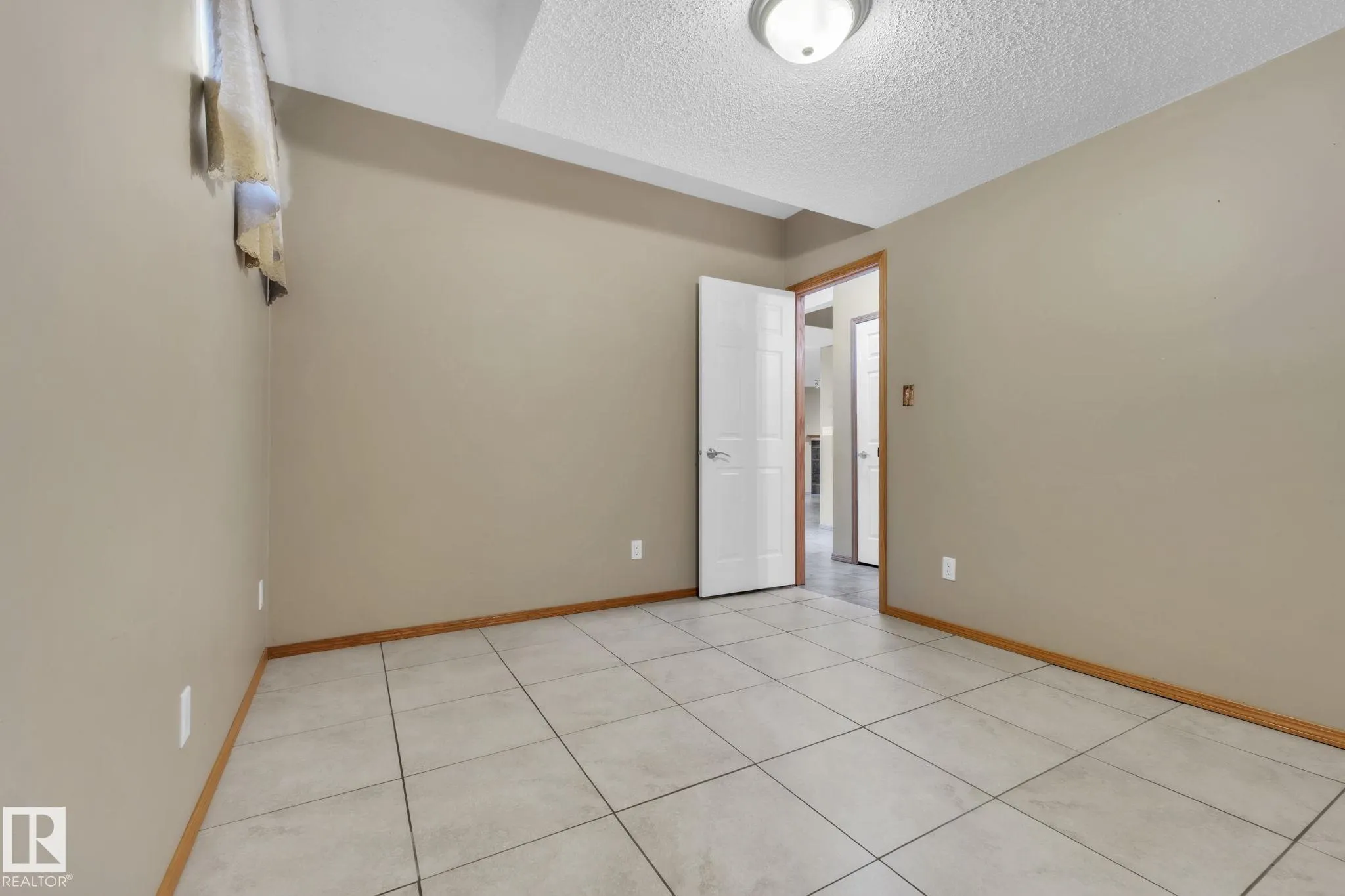 1217 SUMMERSIDE Drive