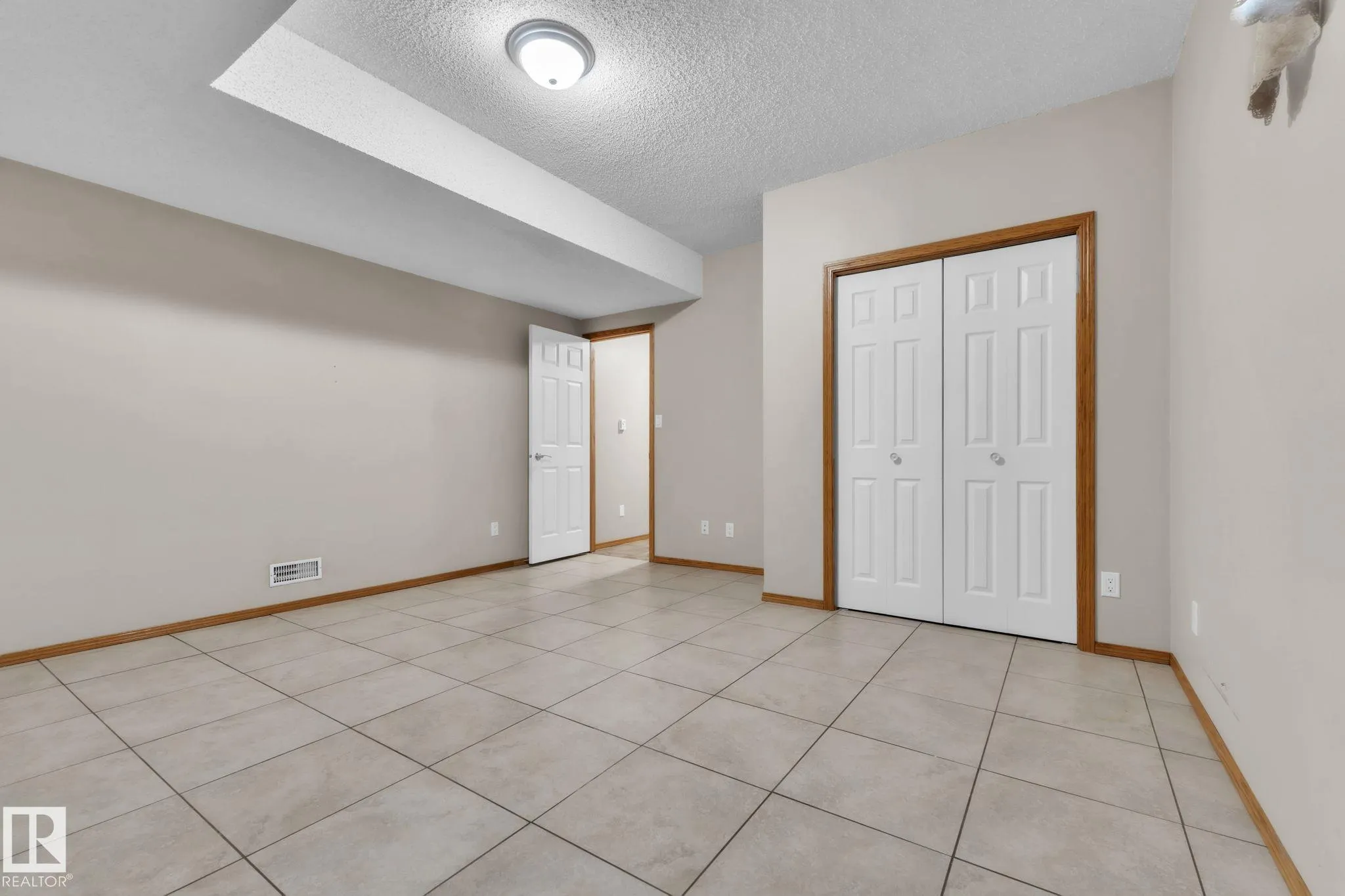 1217 SUMMERSIDE Drive