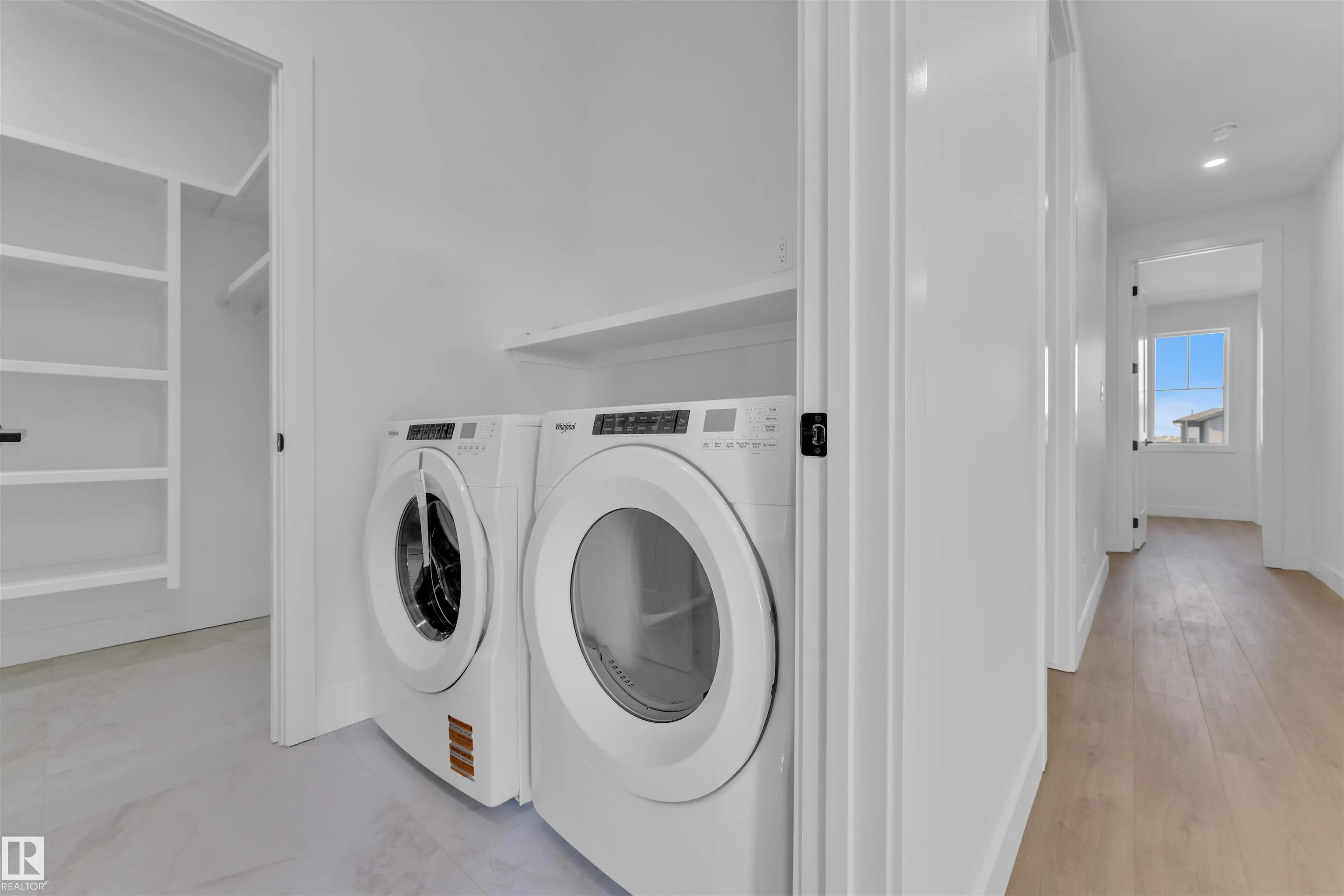 415 Pine Point(e)
