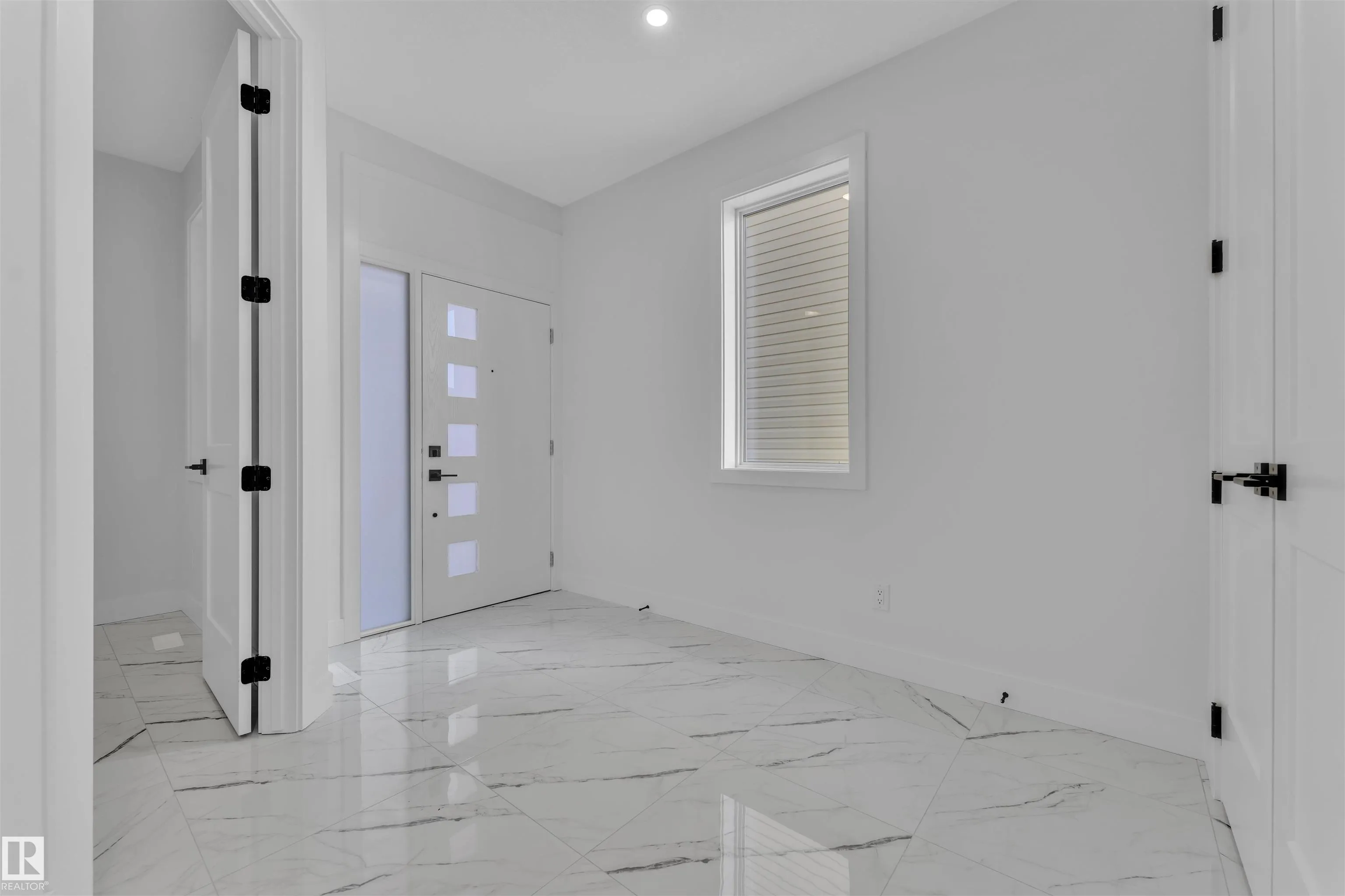 415 Pine Point(e)
