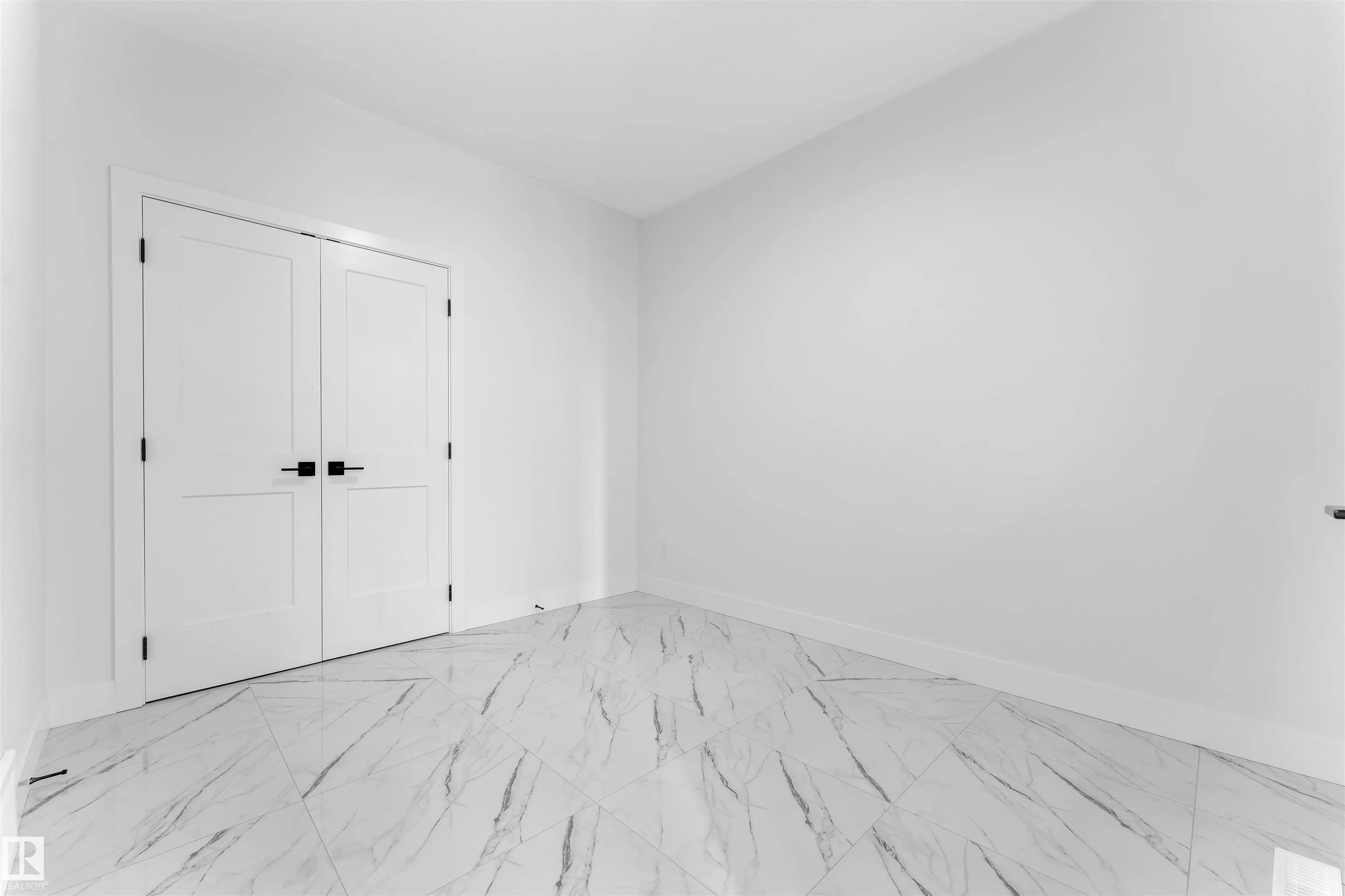 417 PINE Point(e)