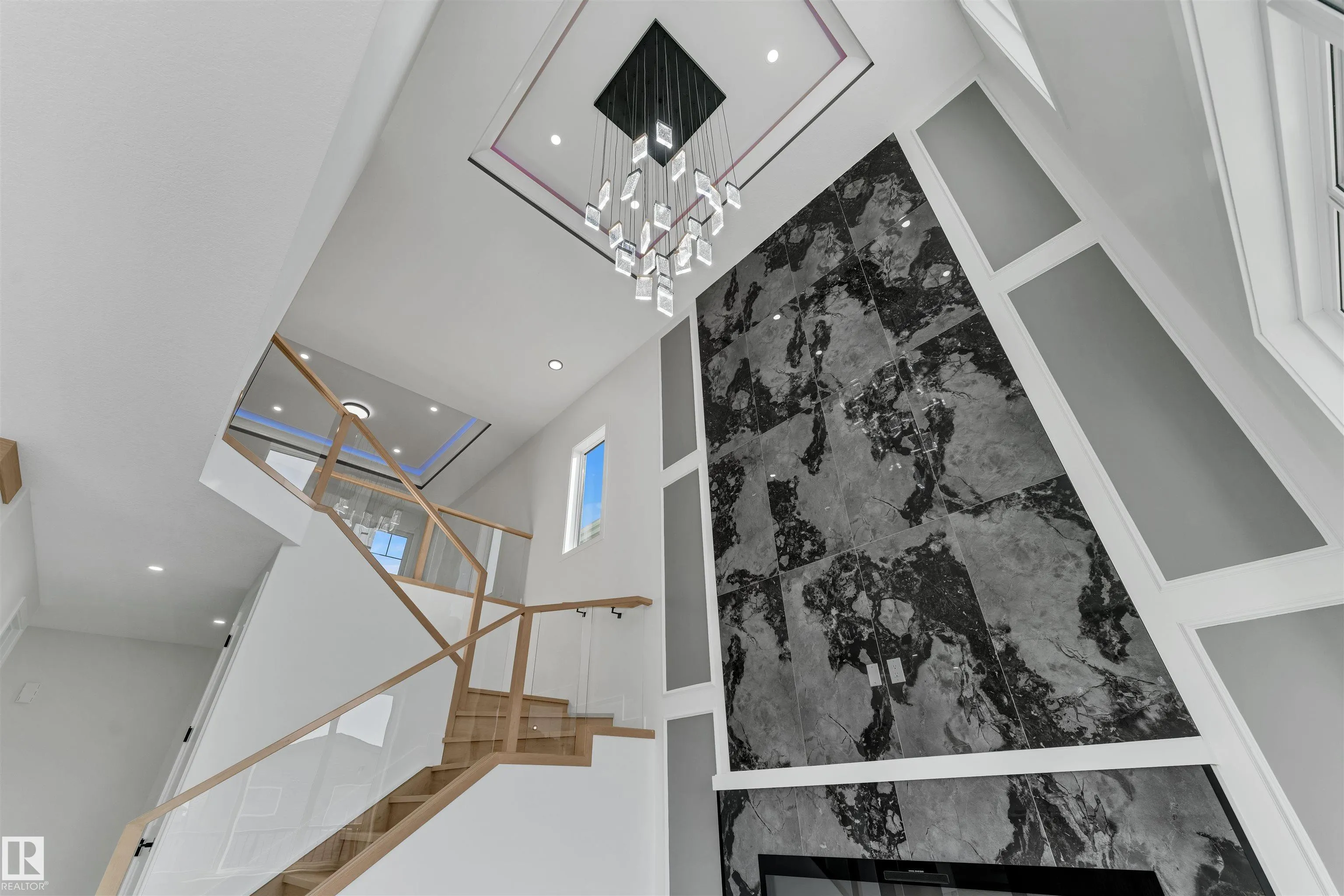 417 PINE Point(e)
