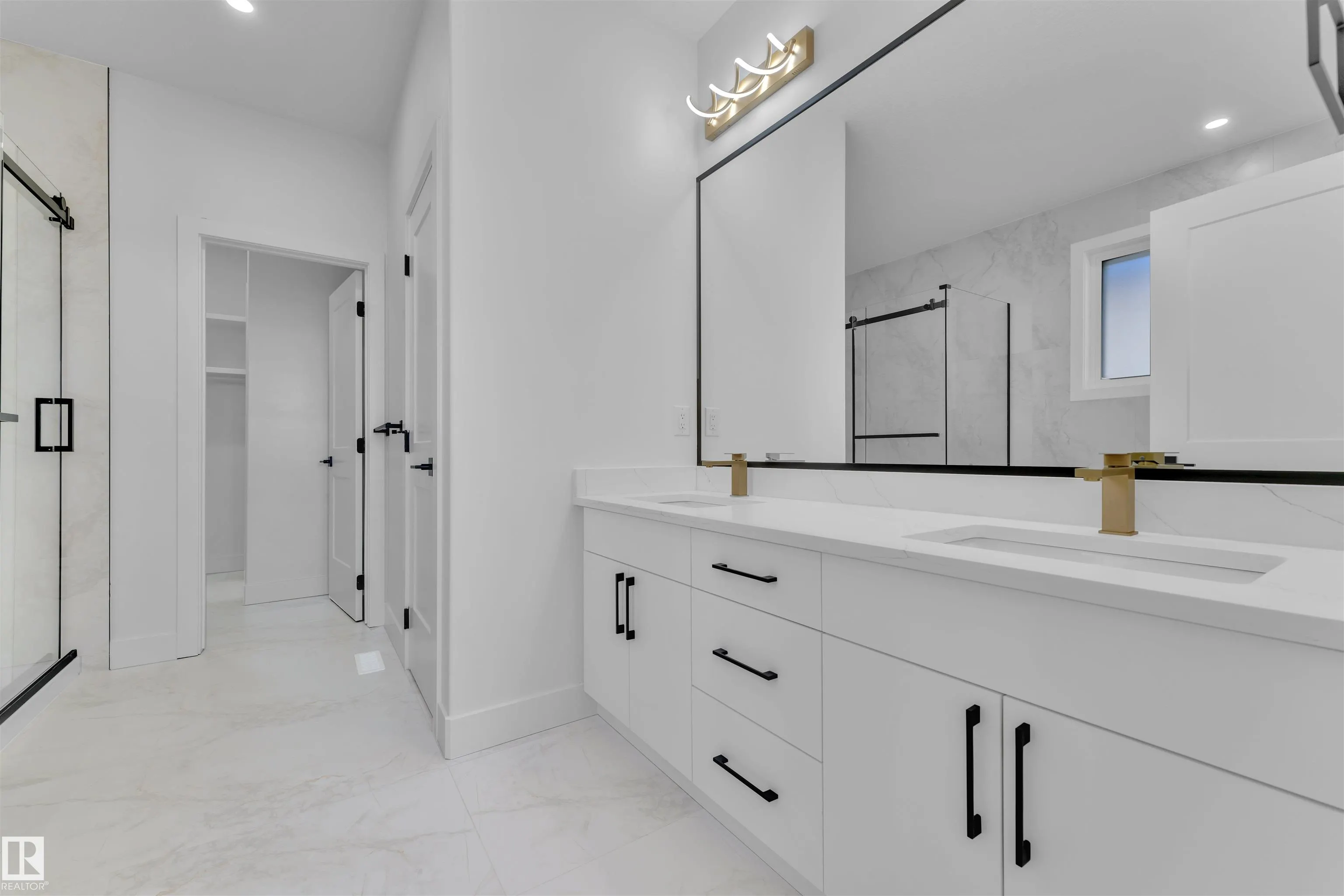 417 PINE Point(e)