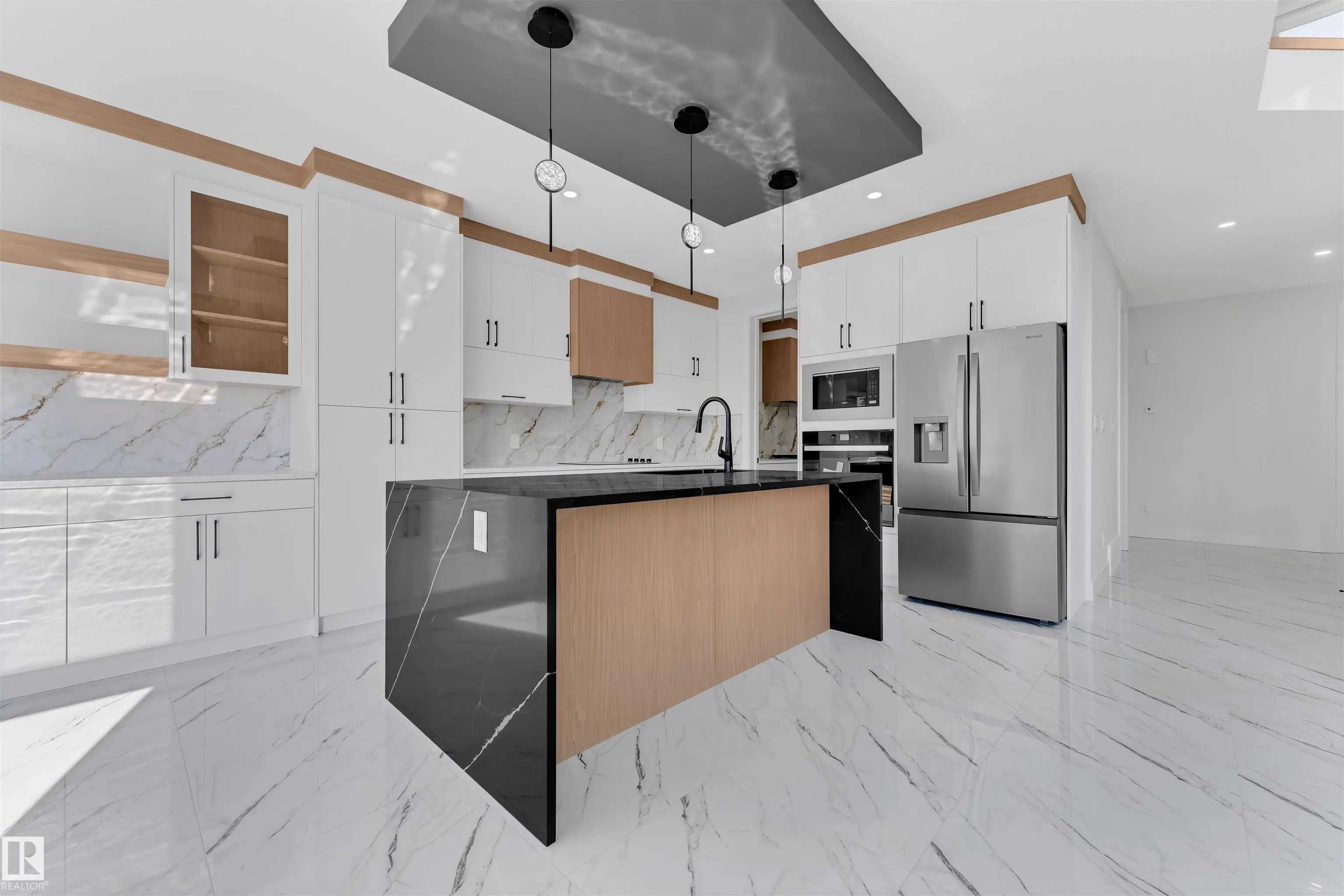 417 PINE Point(e)