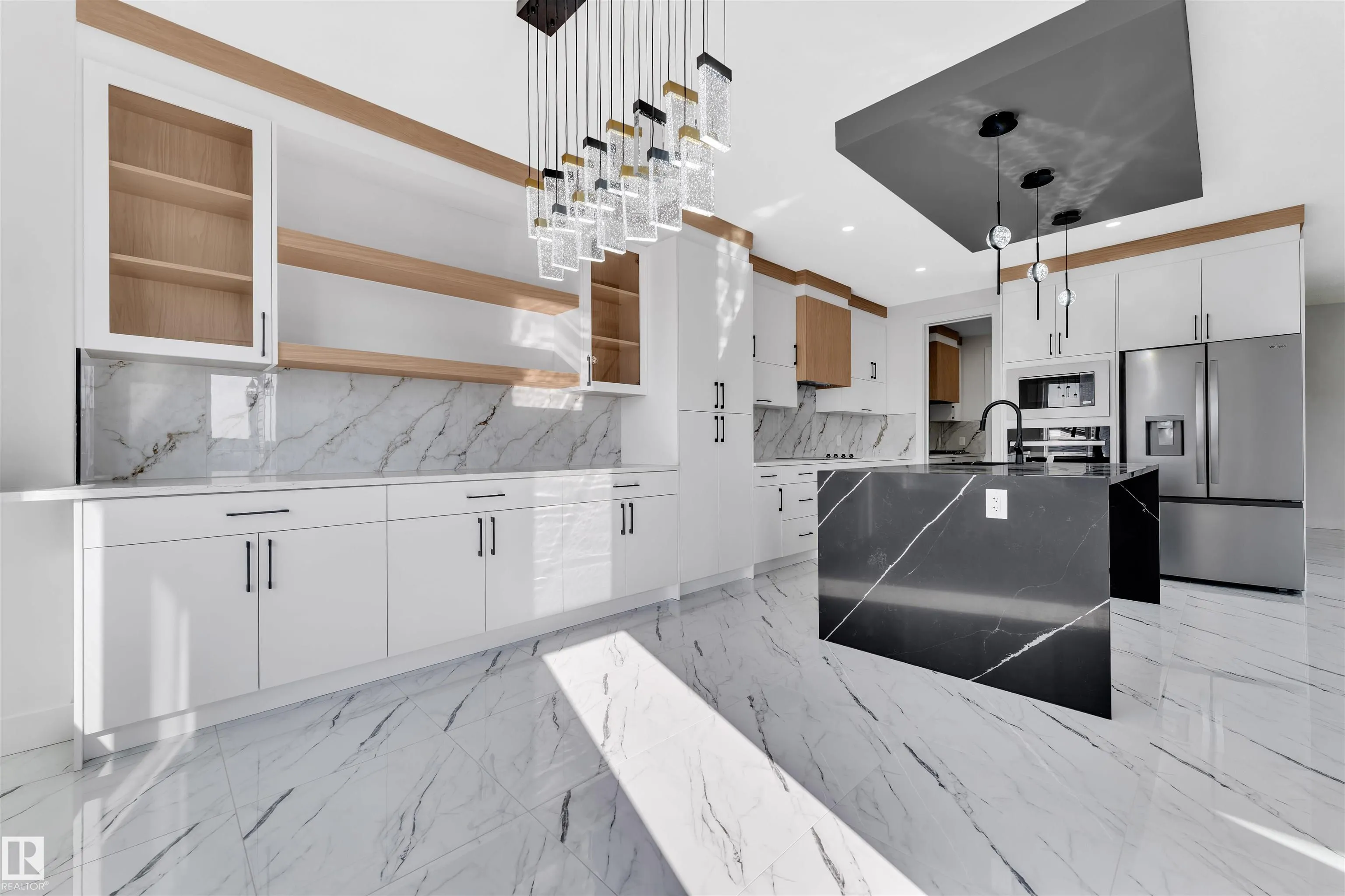 417 PINE Point(e)