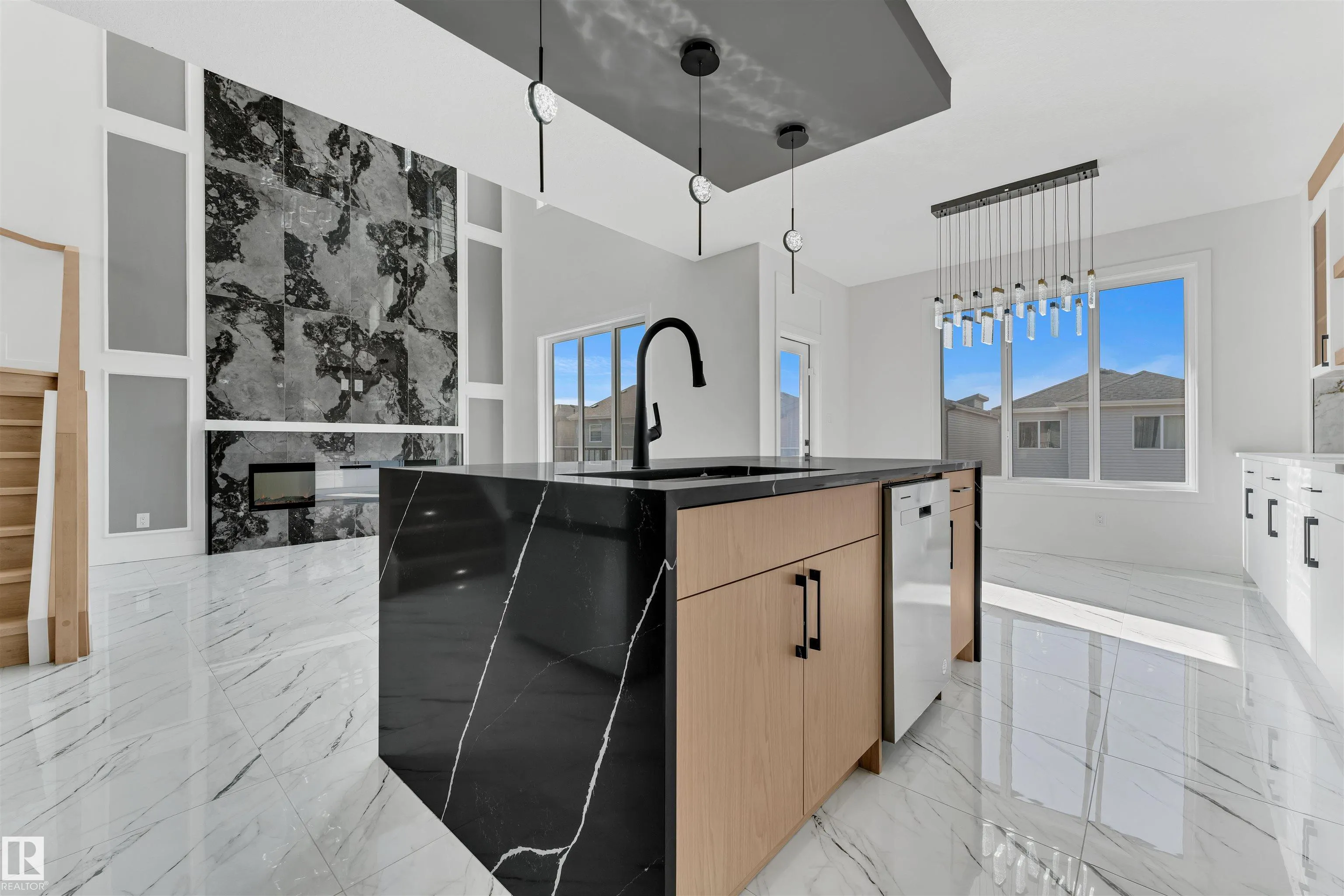 417 PINE Point(e)