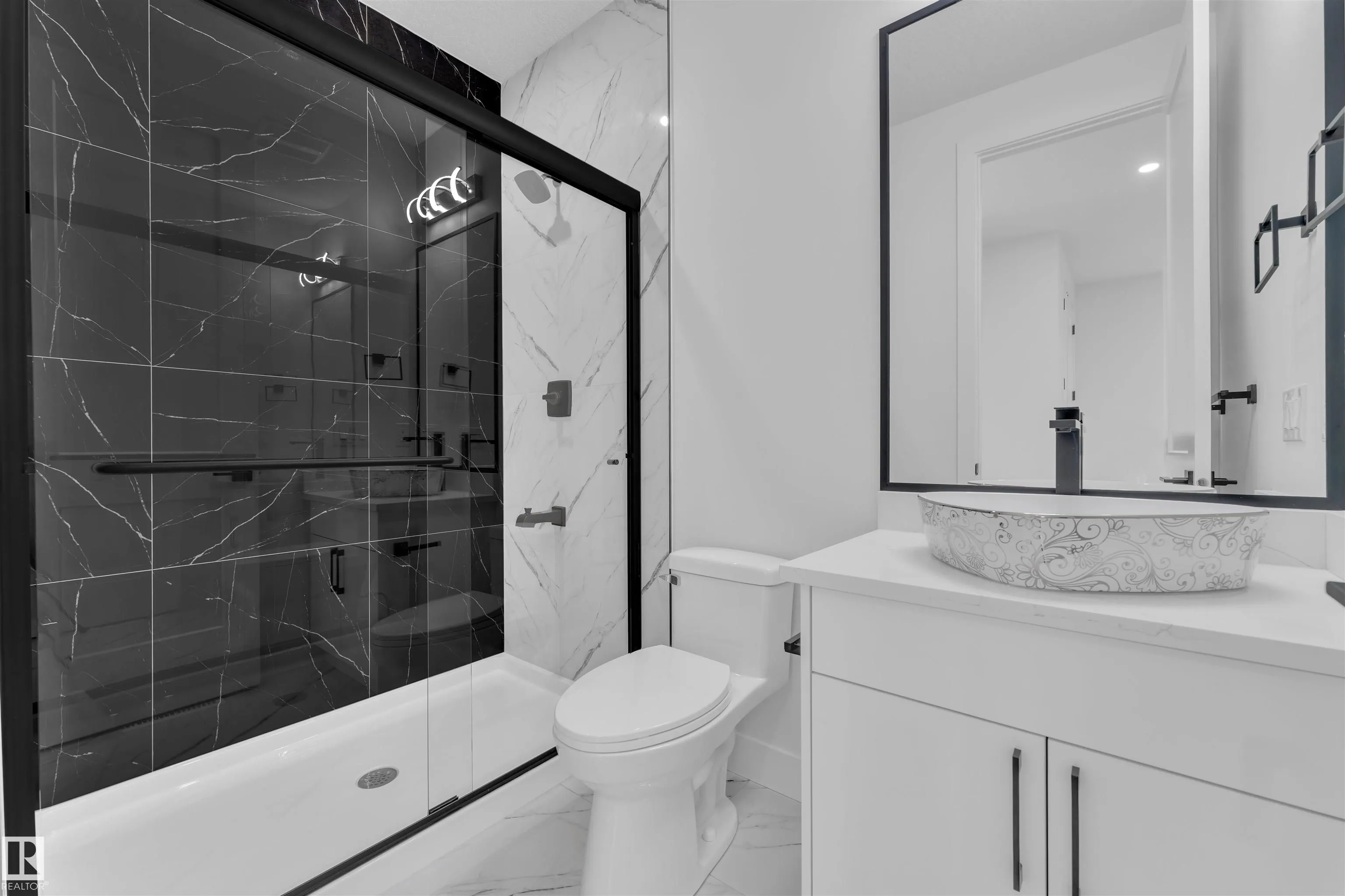 417 PINE Point(e)