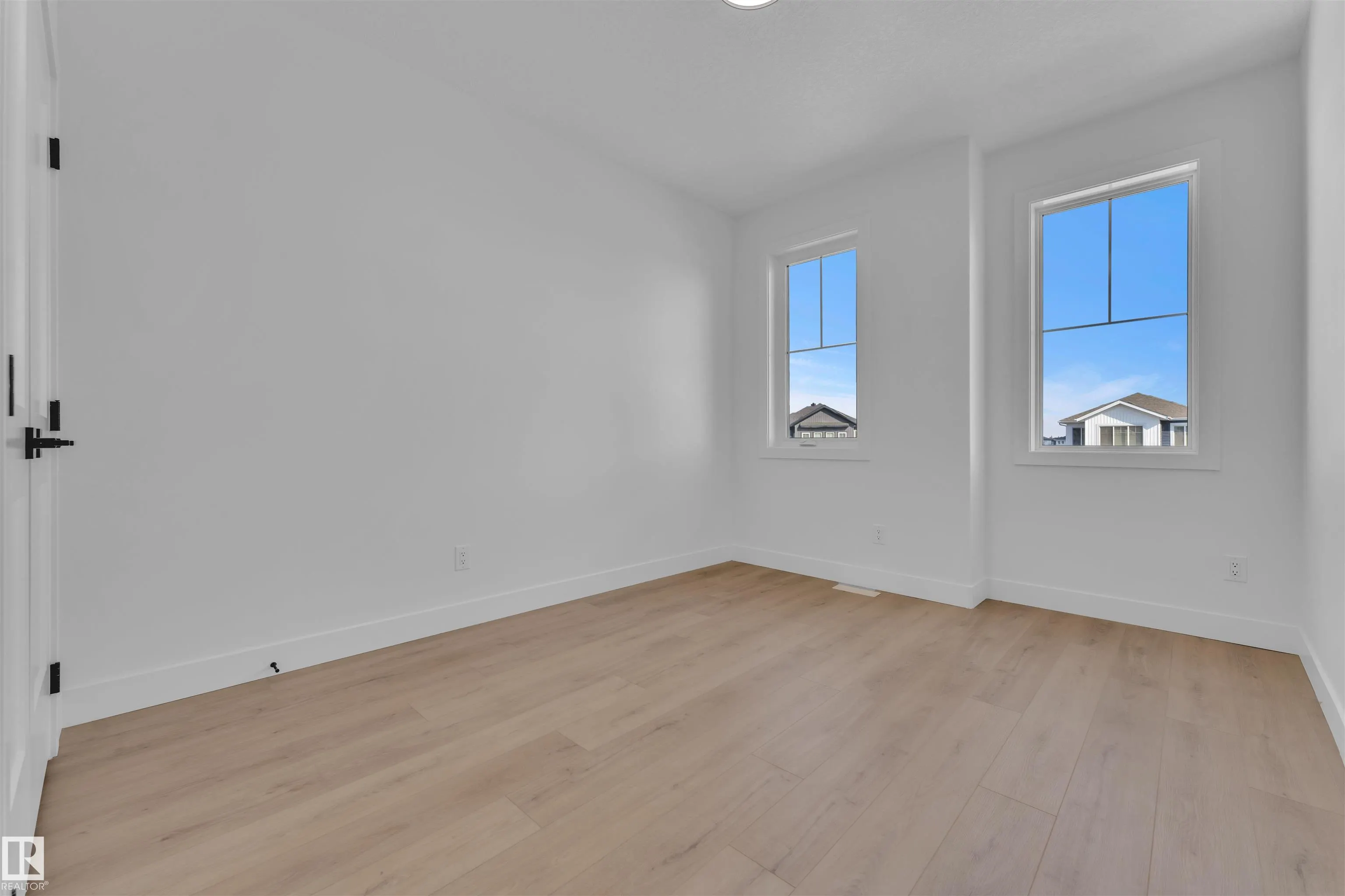 417 PINE Point(e)