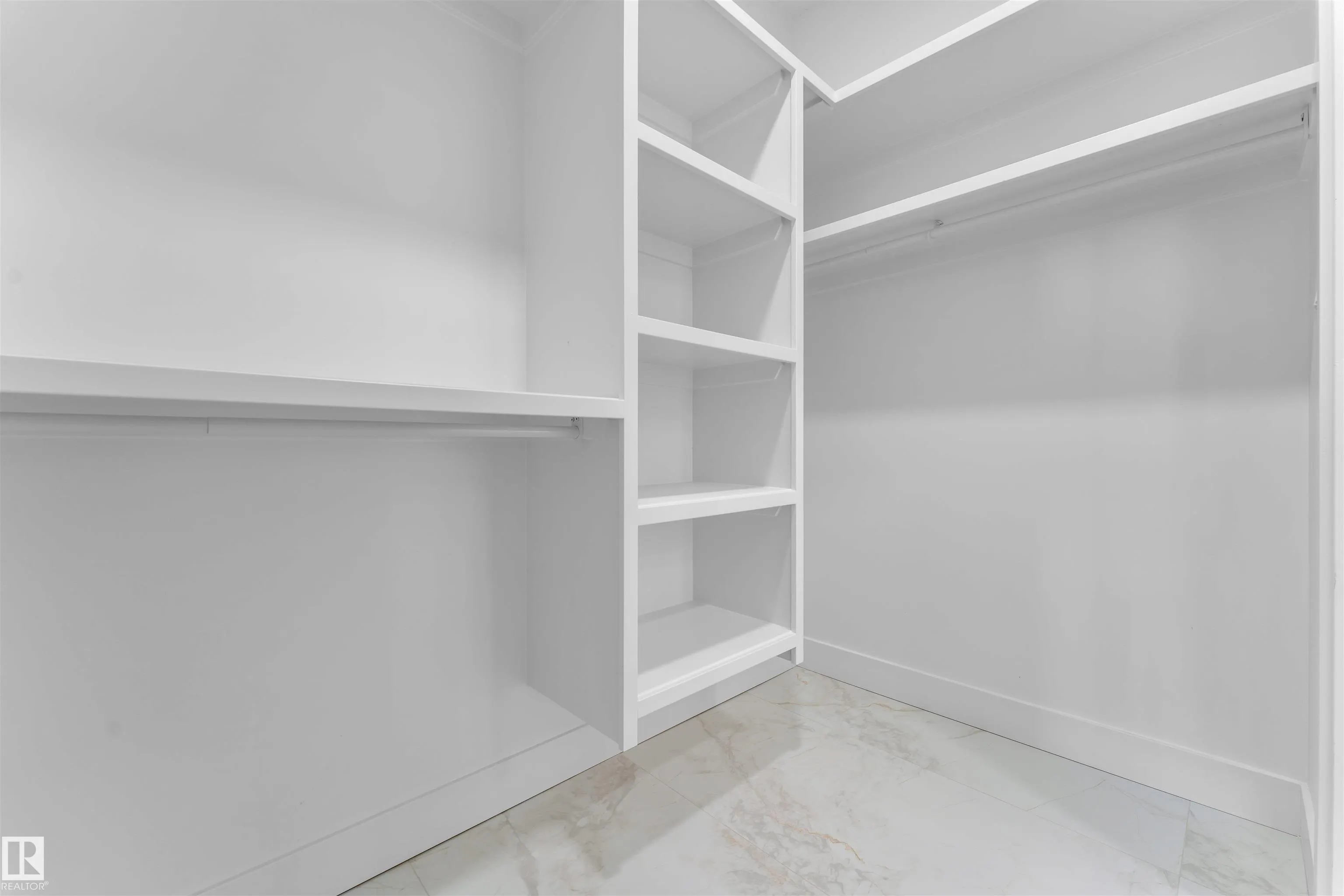 417 PINE Point(e)