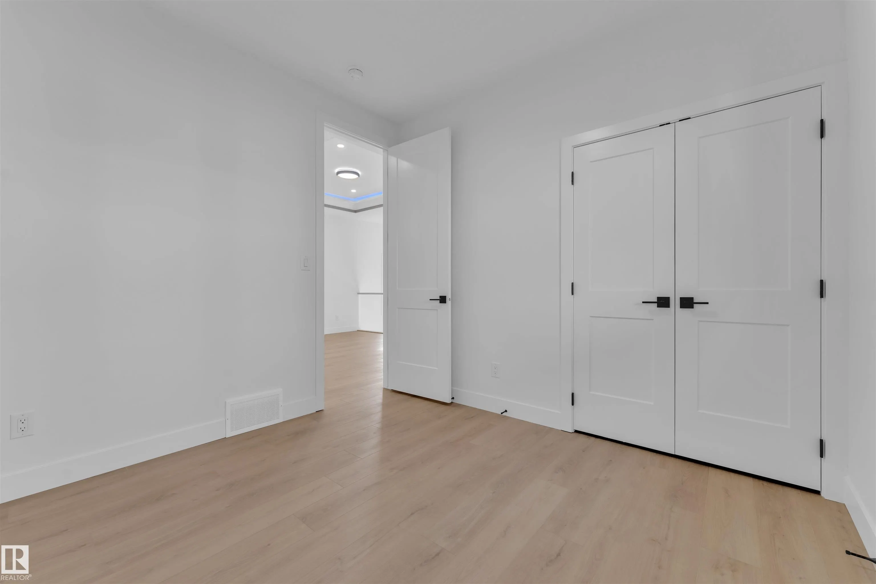417 PINE Point(e)