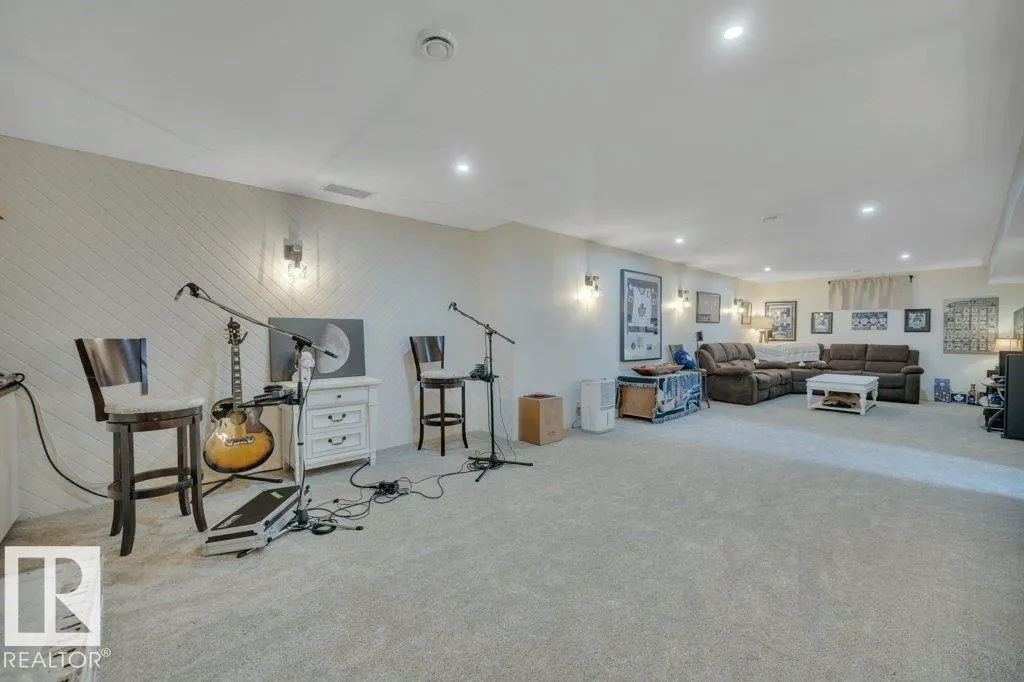 62 CORINTHIA Drive