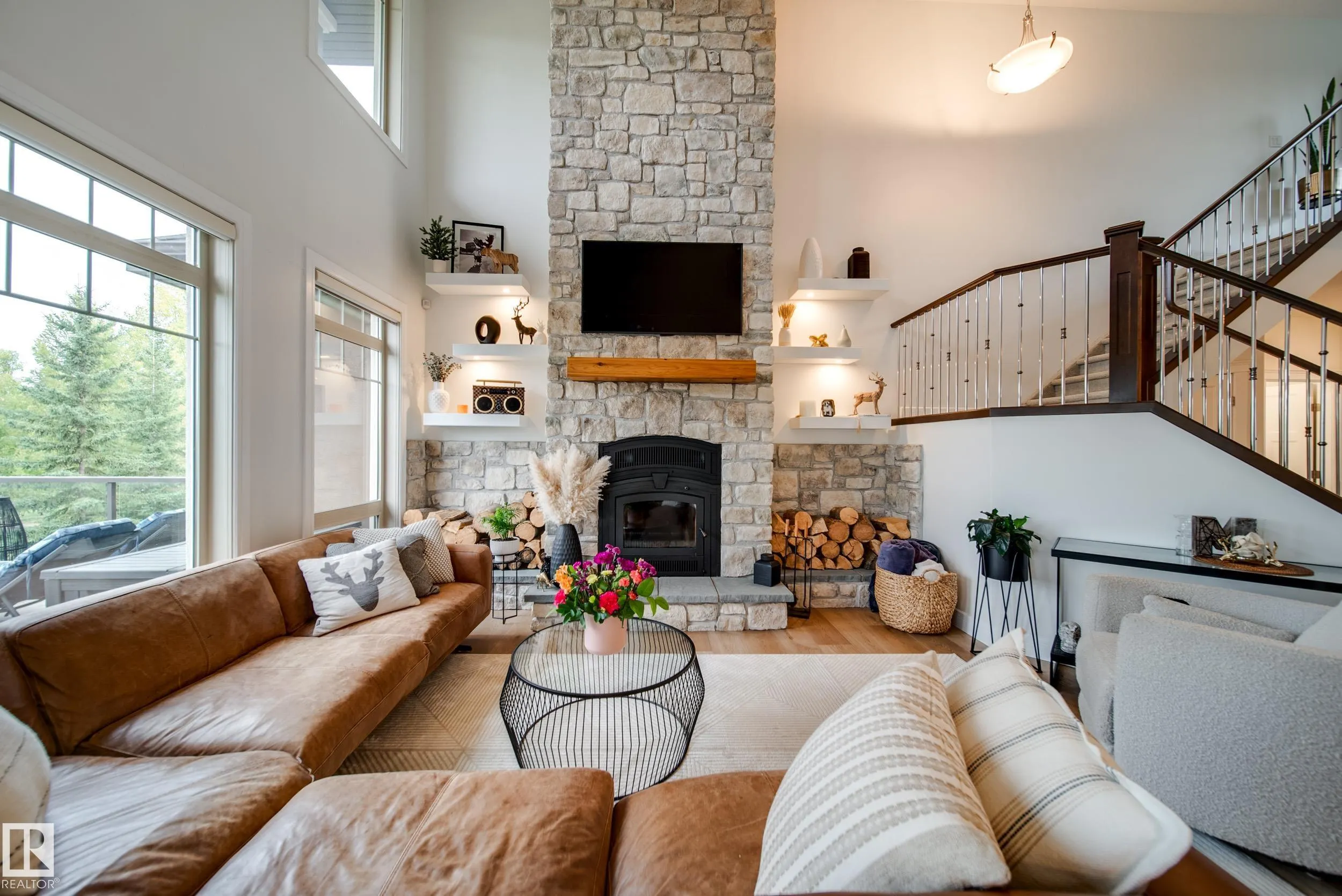 248 RAVINE Drive