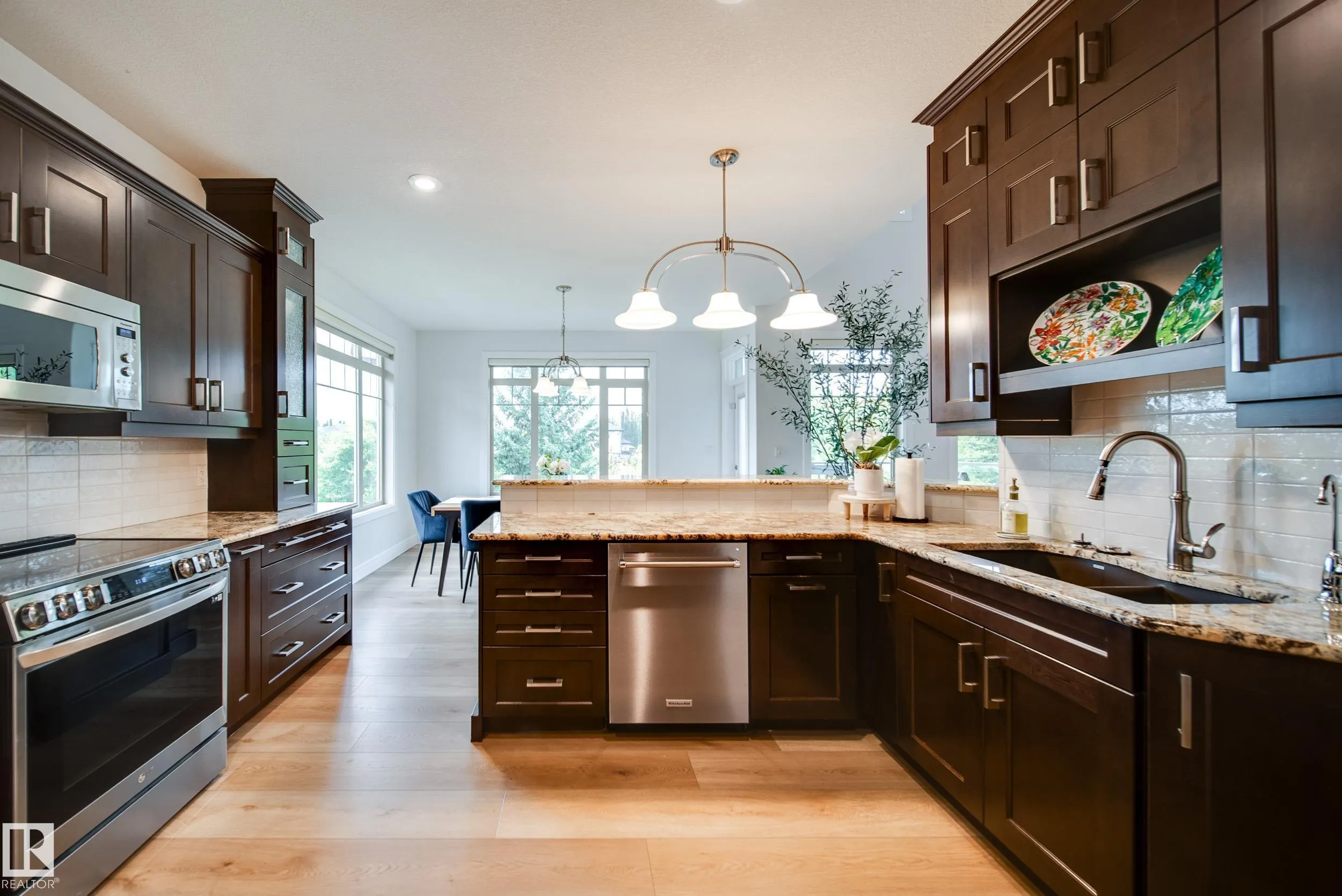 248 RAVINE Drive