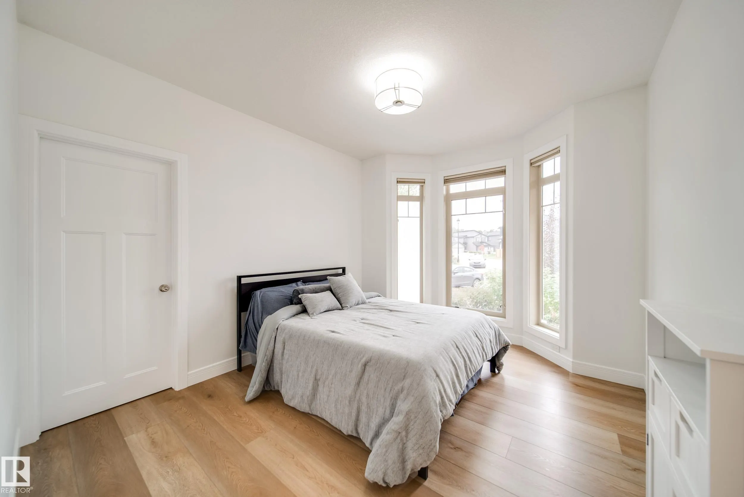 248 RAVINE Drive