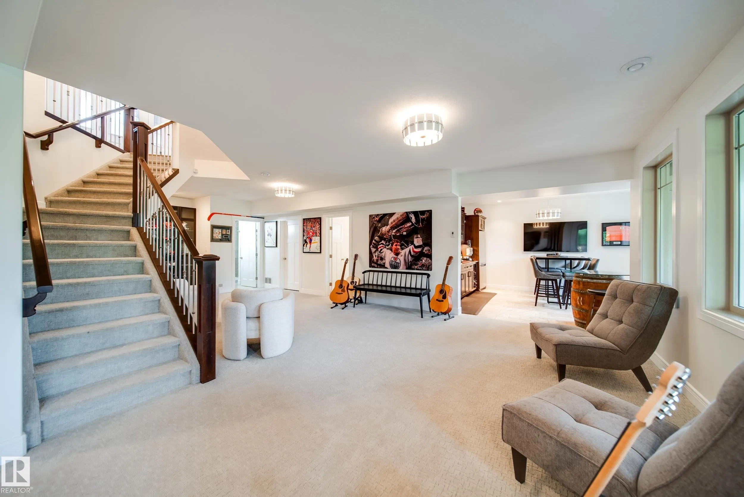 248 RAVINE Drive