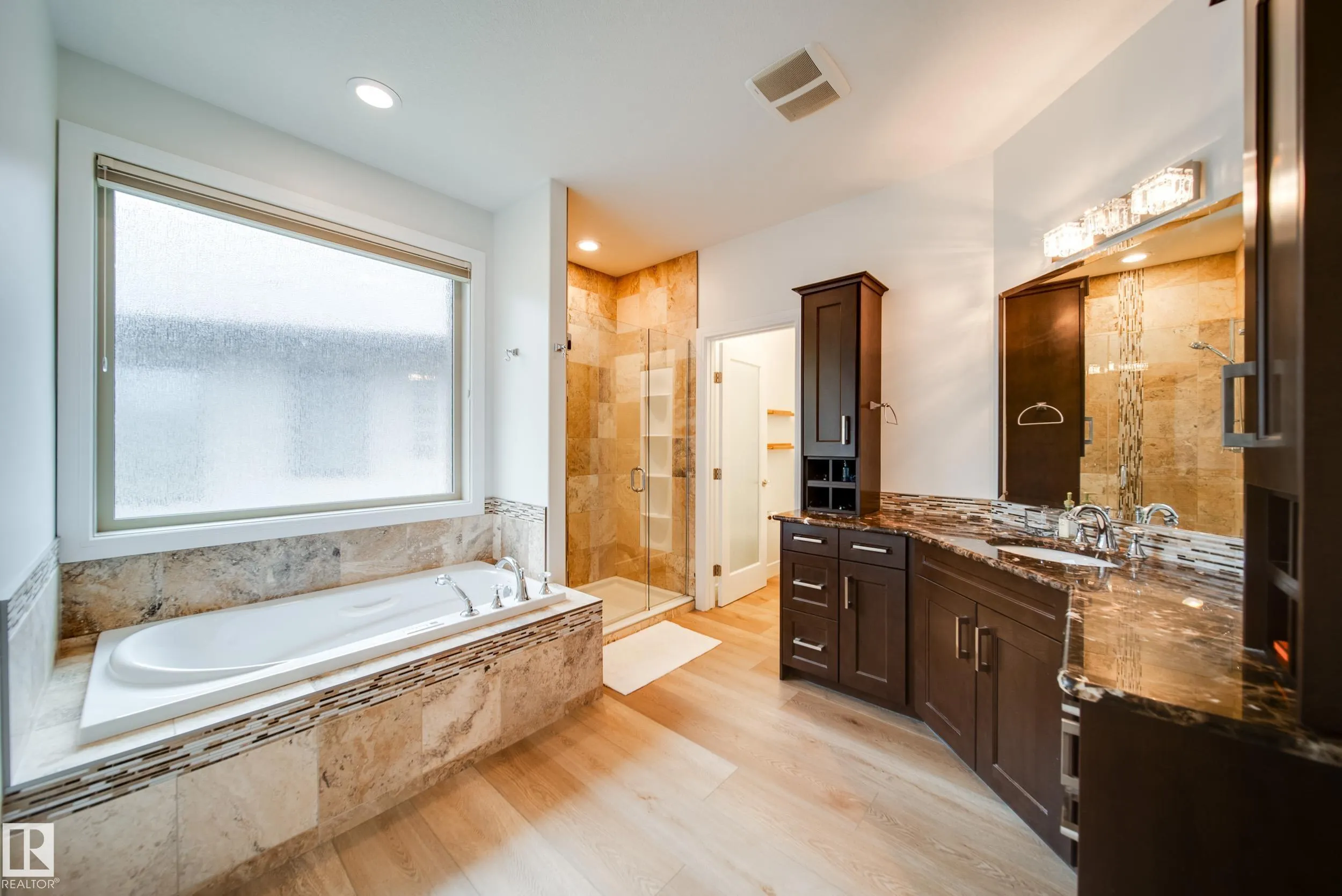 248 RAVINE Drive